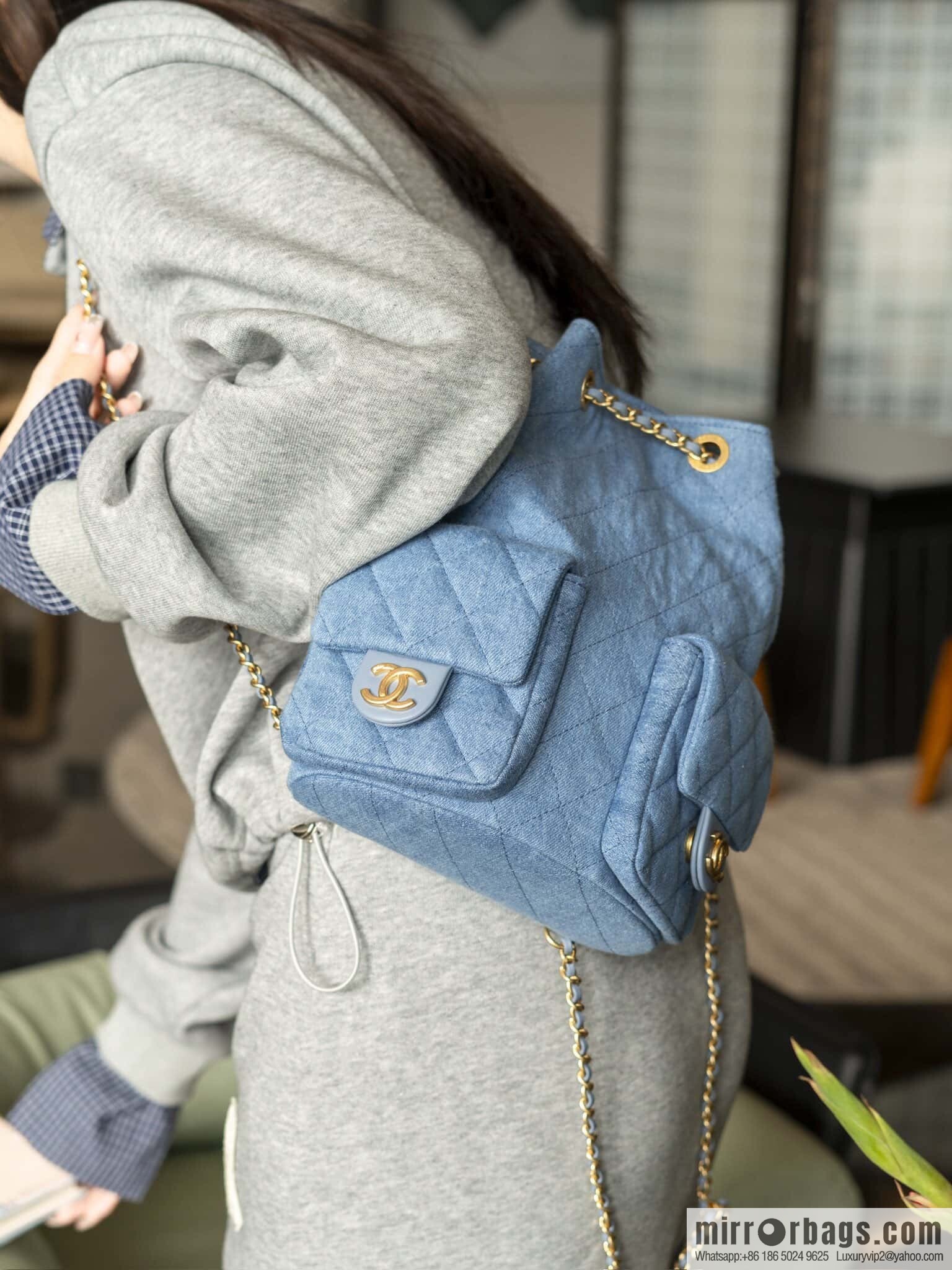 𝐂𝐡𝐚𝐧𝐞𝐥 𝟐𝟓𝐜 early spring, light denim backpack 🦋 AS5310