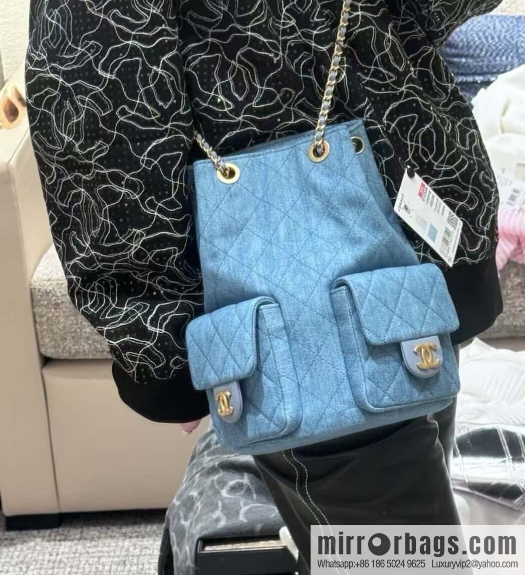 𝐂𝐡𝐚𝐧𝐞𝐥 𝟐𝟓𝐜 early spring, light denim backpack 🦋 AS5310
