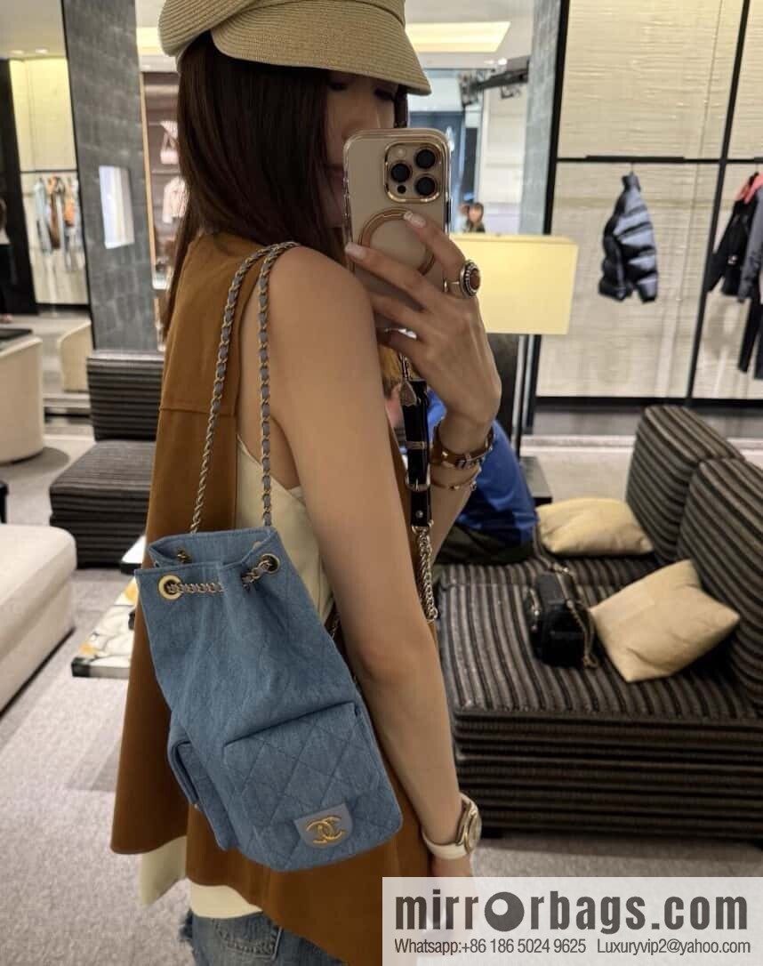 𝐂𝐡𝐚𝐧𝐞𝐥 𝟐𝟓𝐜 early spring, light denim backpack 🦋 AS5310