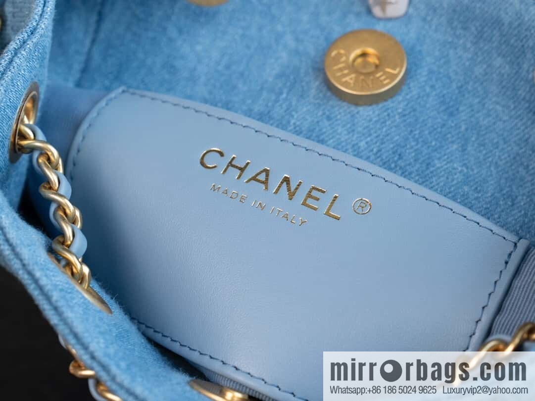 𝐂𝐡𝐚𝐧𝐞𝐥 𝟐𝟓𝐜 early spring, light denim backpack 🦋 AS5310