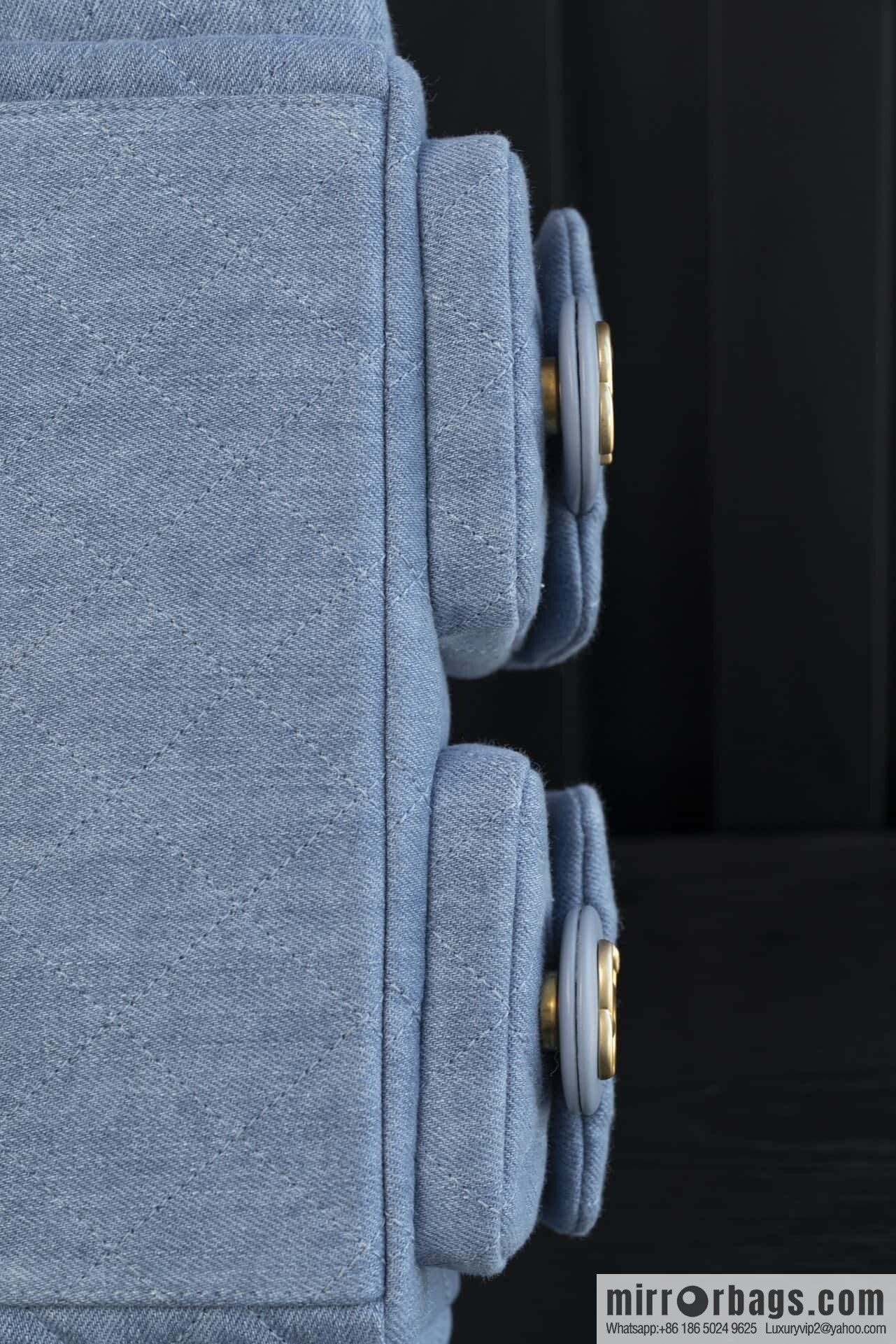 𝐂𝐡𝐚𝐧𝐞𝐥 𝟐𝟓𝐜 Early Spring Multi Pocket Denim Small AS5339