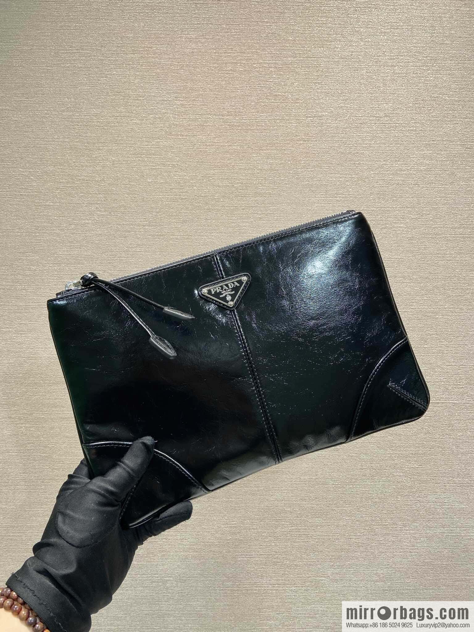 PRADA 🎉 oil wax leather handbag 🎉 2NH006A oil wax handbag