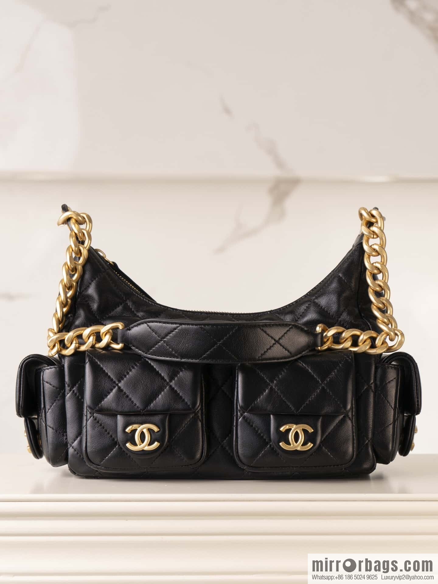 𝗖𝗛𝗔𝗘𝗡𝗟✦ 𝟐𝟓𝐜 small hippie 𝐡𝐨𝐛𝐨 𝐛𝐚𝐠 black gold 🖤 AS5339