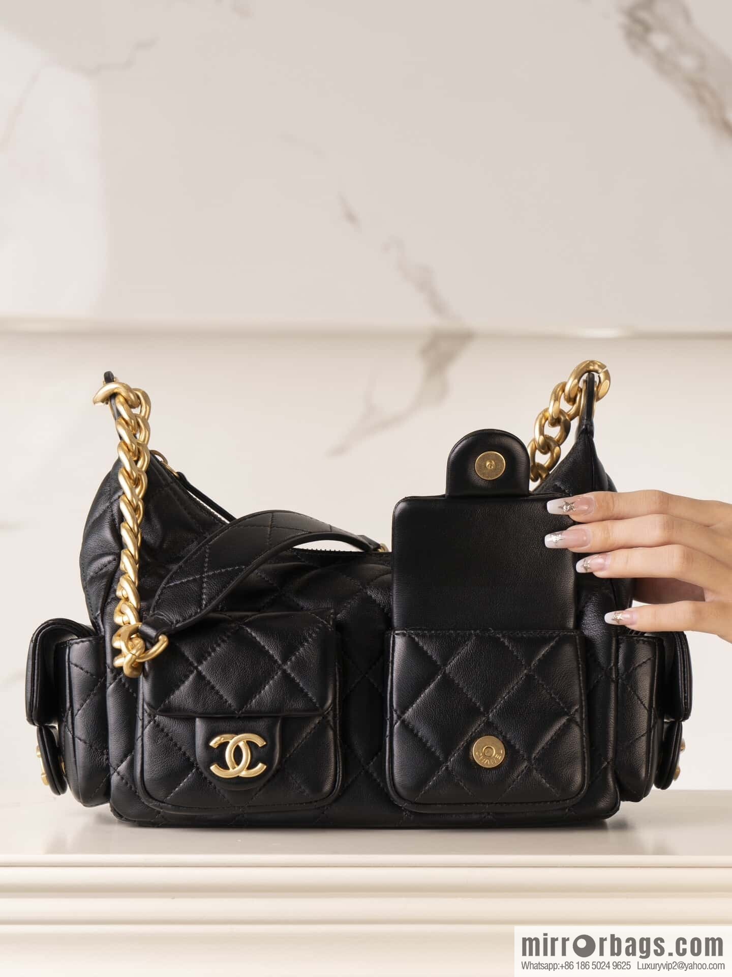 𝗖𝗛𝗔𝗘𝗡𝗟✦ 𝟐𝟓𝐜 small hippie 𝐡𝐨𝐛𝐨 𝐛𝐚𝐠 black gold 🖤 AS5339