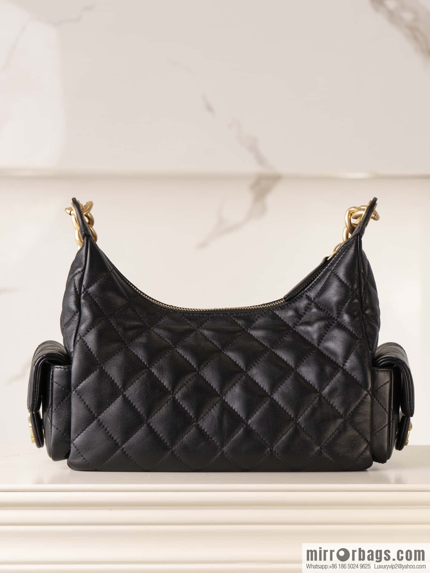𝗖𝗛𝗔𝗘𝗡𝗟✦ 𝟐𝟓𝐜 small hippie 𝐡𝐨𝐛𝐨 𝐛𝐚𝐠 black gold 🖤 AS5339