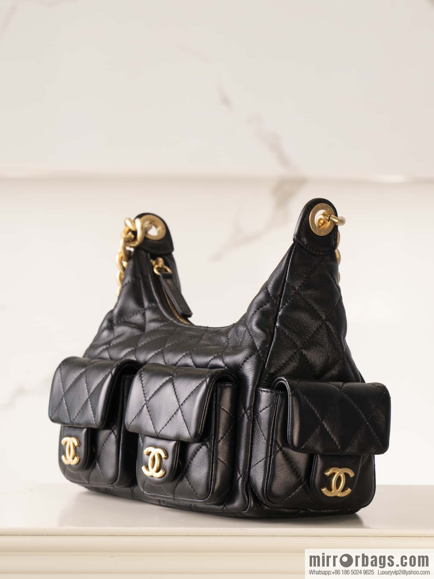 𝗖𝗛𝗔𝗘𝗡𝗟✦ 𝟐𝟓𝐜 small hippie 𝐡𝐨𝐛𝐨 𝐛𝐚𝐠 black gold 🖤 AS5339
