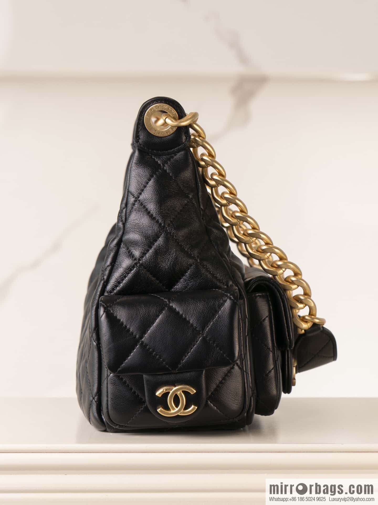 𝗖𝗛𝗔𝗘𝗡𝗟✦ 𝟐𝟓𝐜 small hippie 𝐡𝐨𝐛𝐨 𝐛𝐚𝐠 black gold 🖤 AS5339