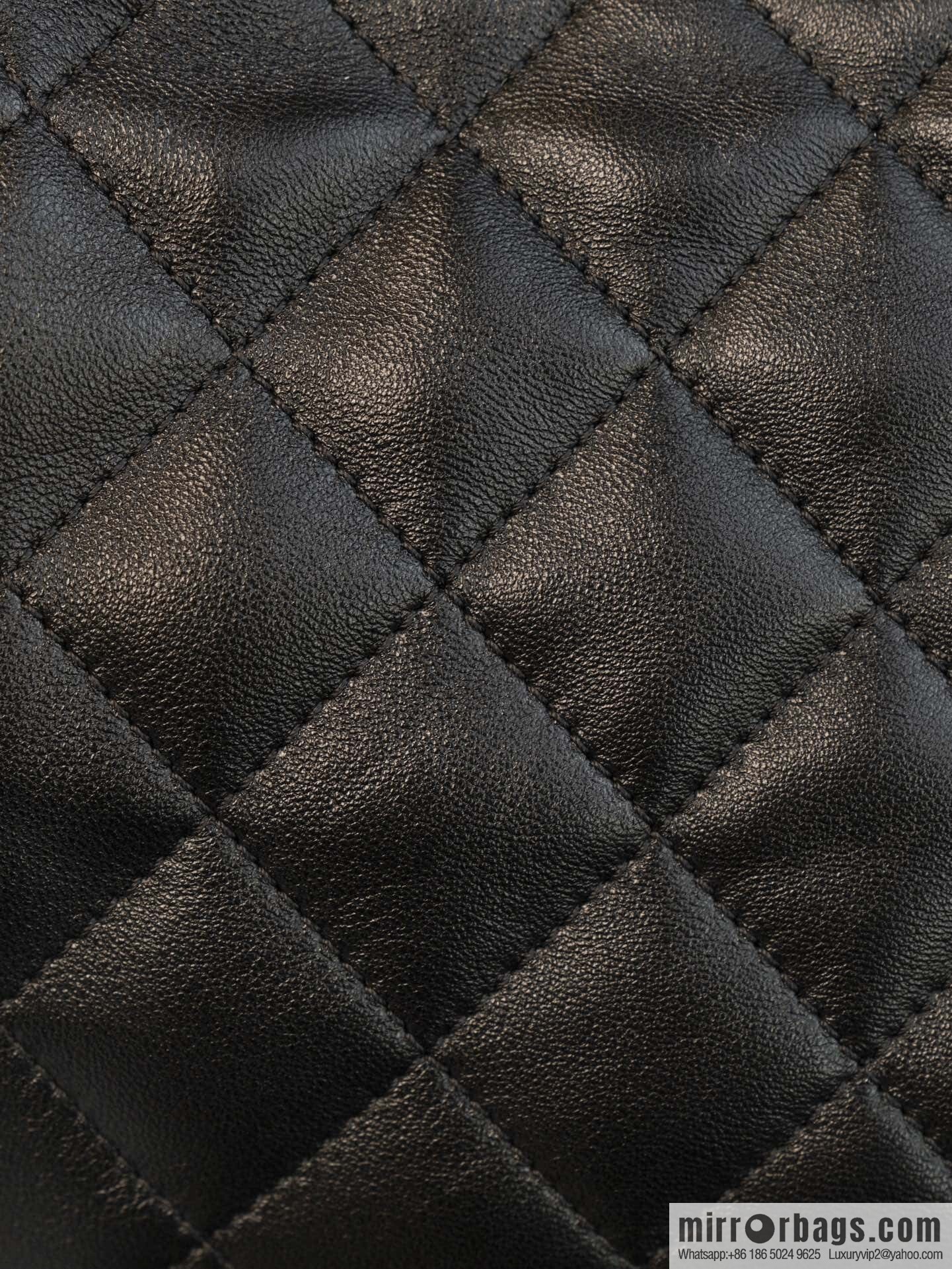 𝗖𝗛𝗔𝗘𝗡𝗟✦ 𝟐𝟓𝐜 small hippie 𝐡𝐨𝐛𝐨 𝐛𝐚𝐠 black gold 🖤 AS5339