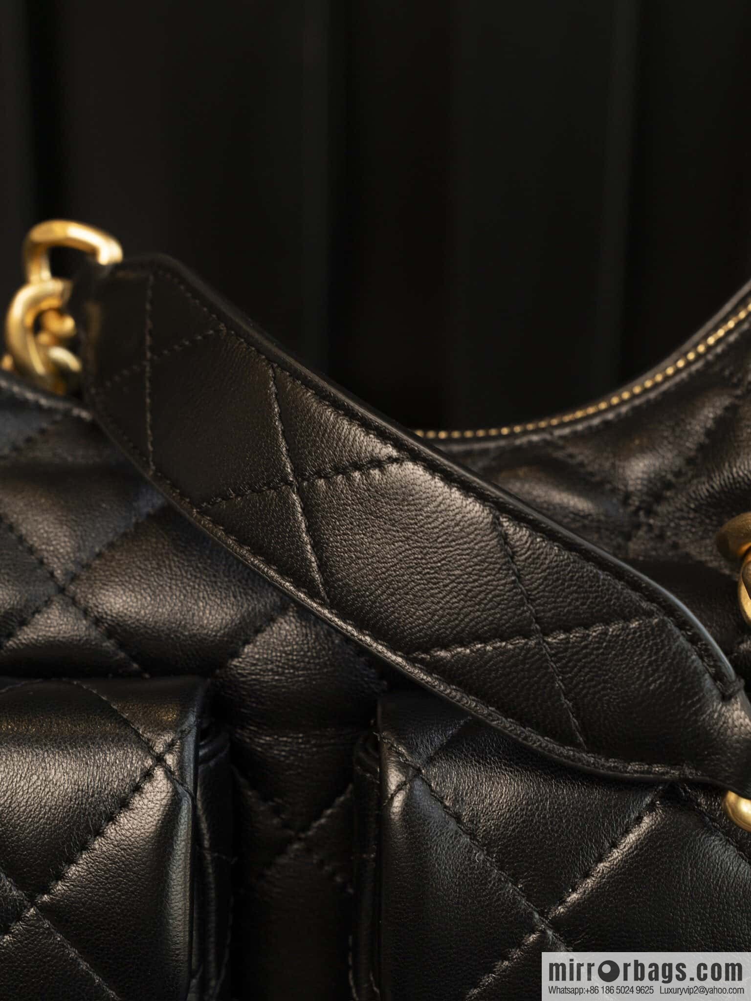 𝗖𝗛𝗔𝗘𝗡𝗟✦ 𝟐𝟓𝐜 small hippie 𝐡𝐨𝐛𝐨 𝐛𝐚𝐠 black gold 🖤 AS5339