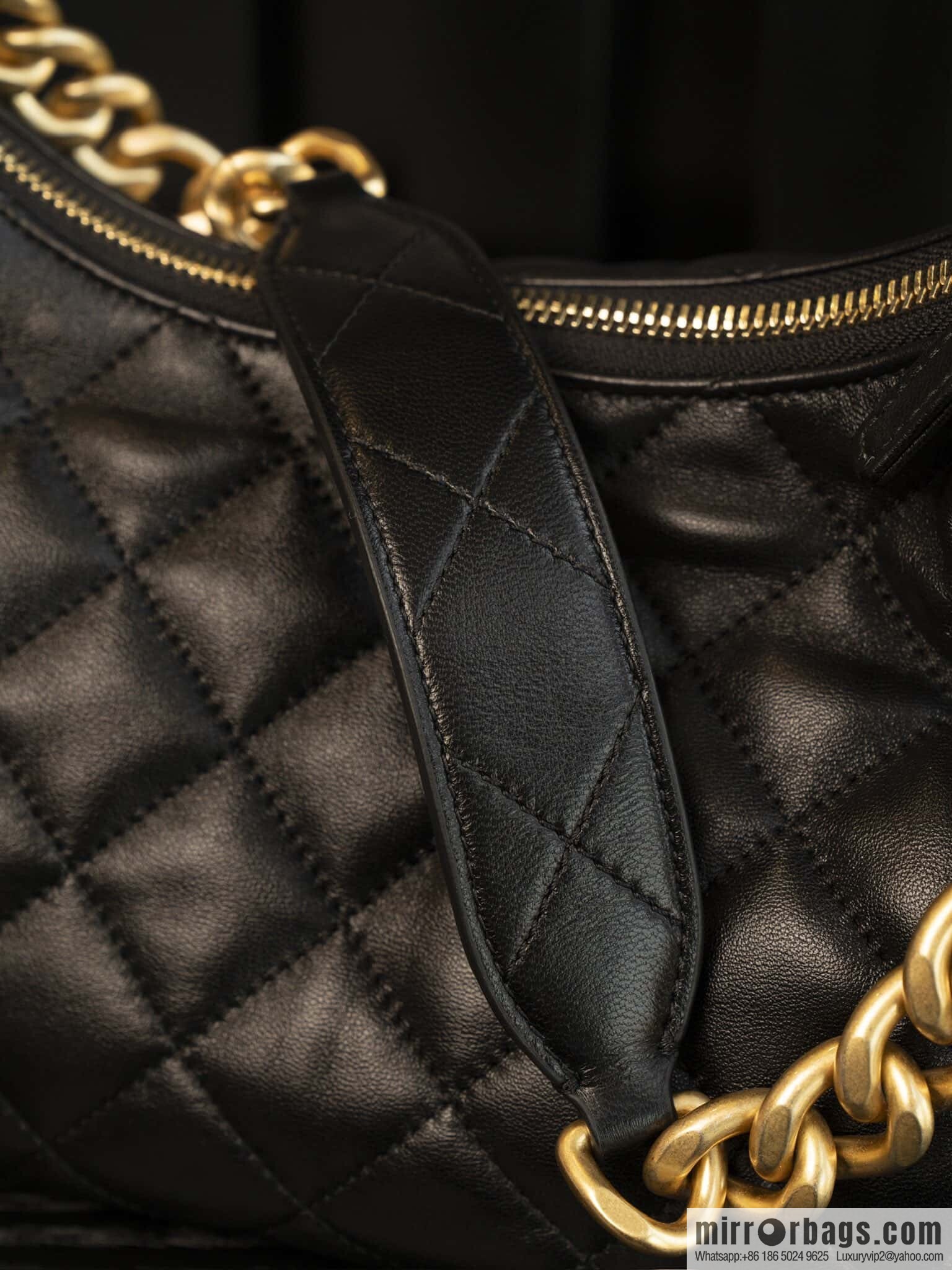𝗖𝗛𝗔𝗘𝗡𝗟✦ 𝟐𝟓𝐜 small hippie 𝐡𝐨𝐛𝐨 𝐛𝐚𝐠 black gold 🖤 AS5339