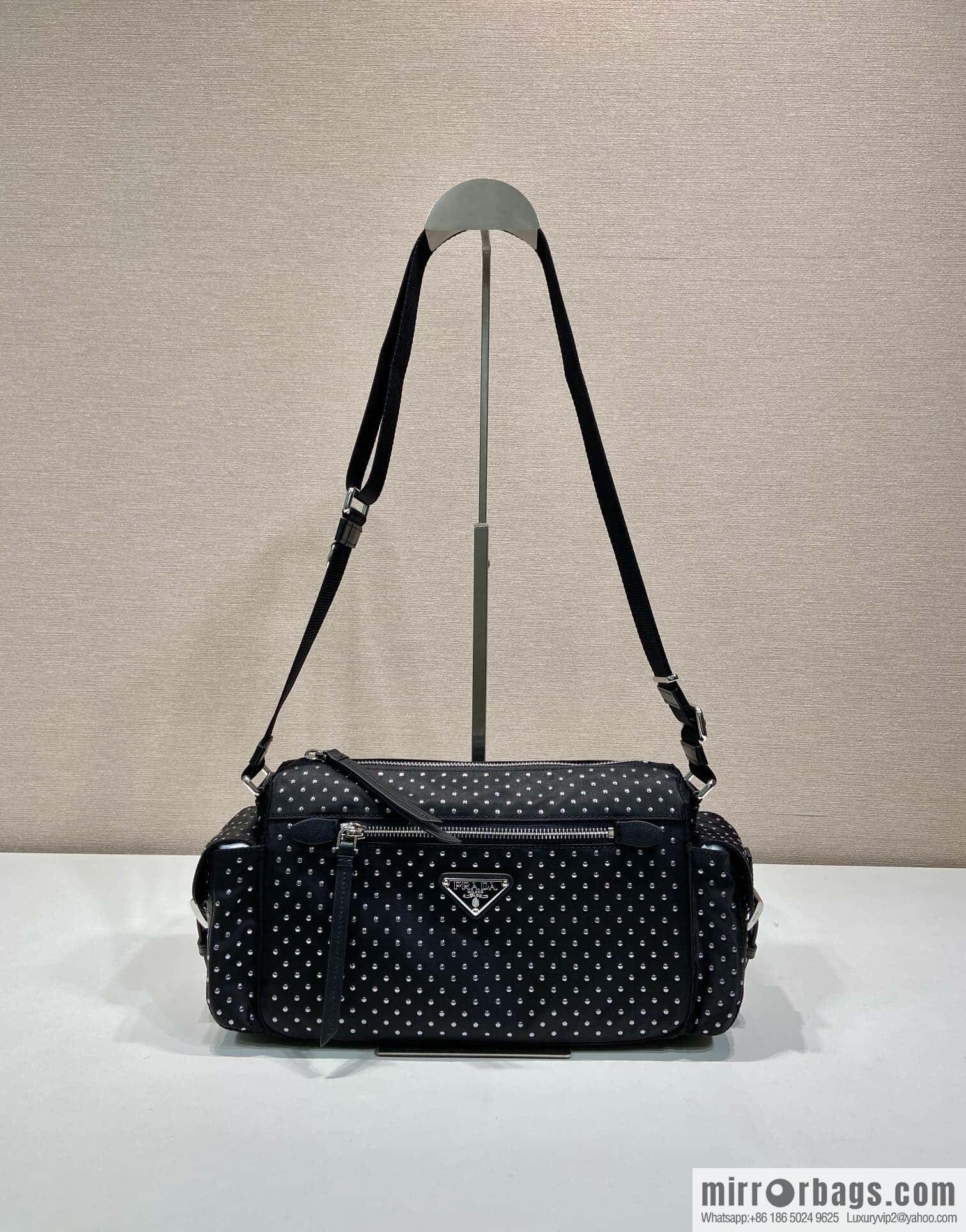 PRADA 🎉 New 🎉 1BC236 rivets🎉🎉