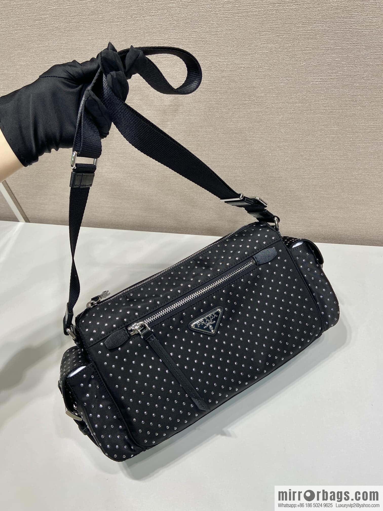 PRADA 🎉 New 🎉 1BC236 rivets🎉🎉