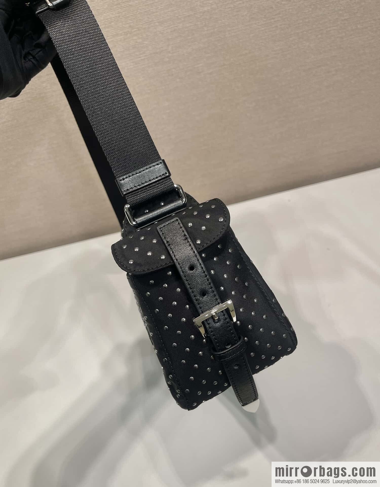 PRADA 🎉 New 🎉 1BC236 rivets🎉🎉