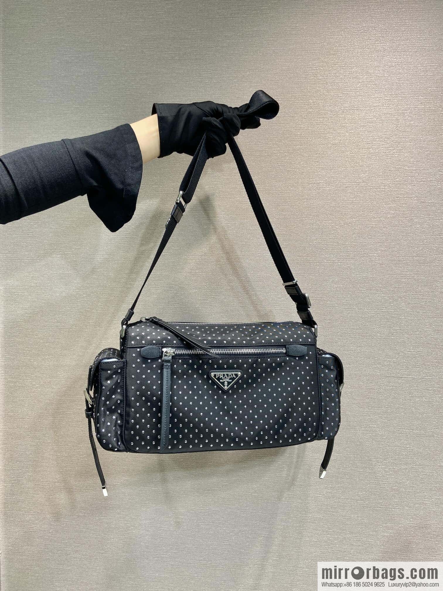 PRADA 🎉 New 🎉 1BC236 rivets🎉🎉