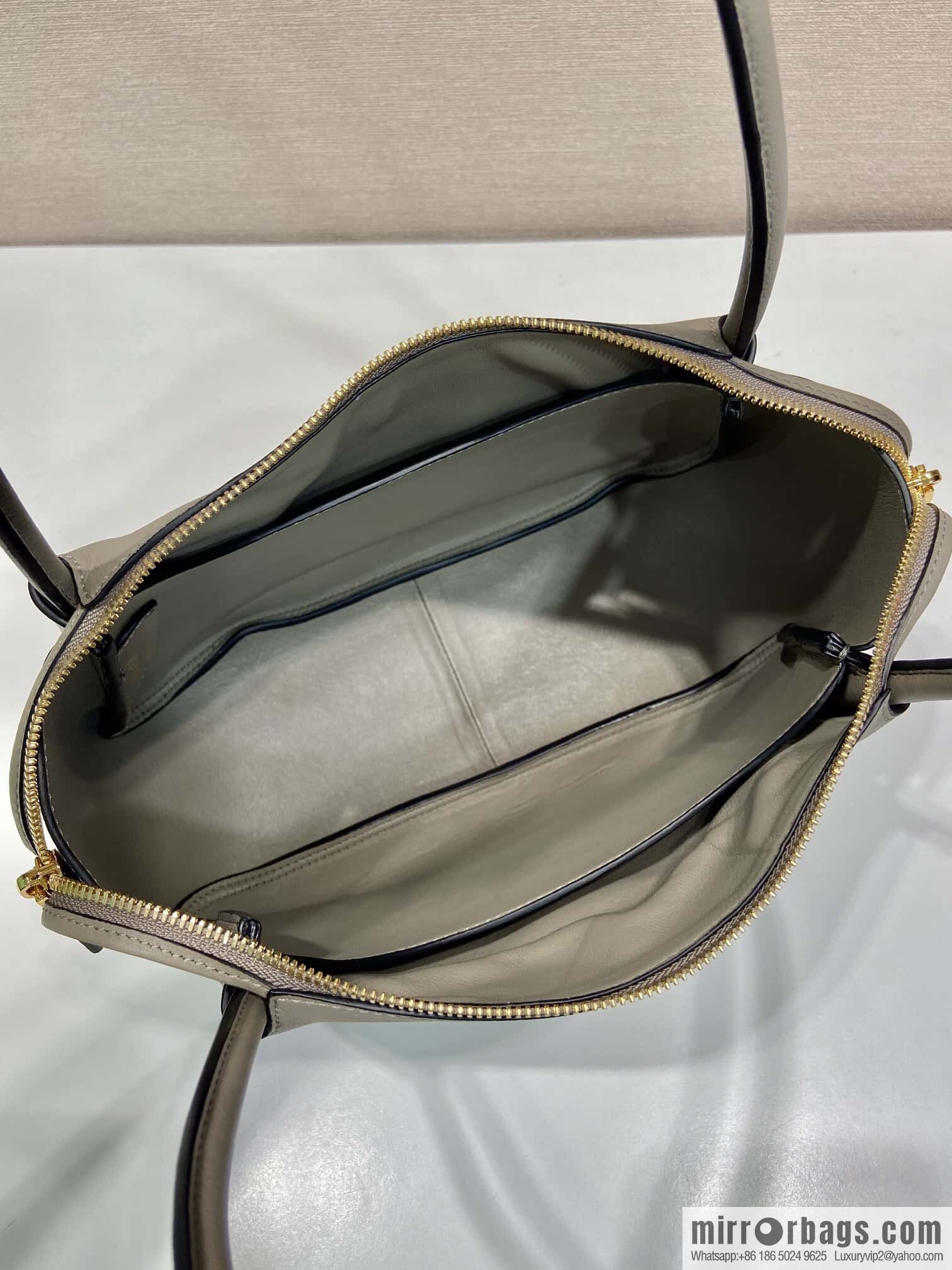 PRADA 🎉 New 🎉 1BA444 Shoulder/Grey🎉🎉