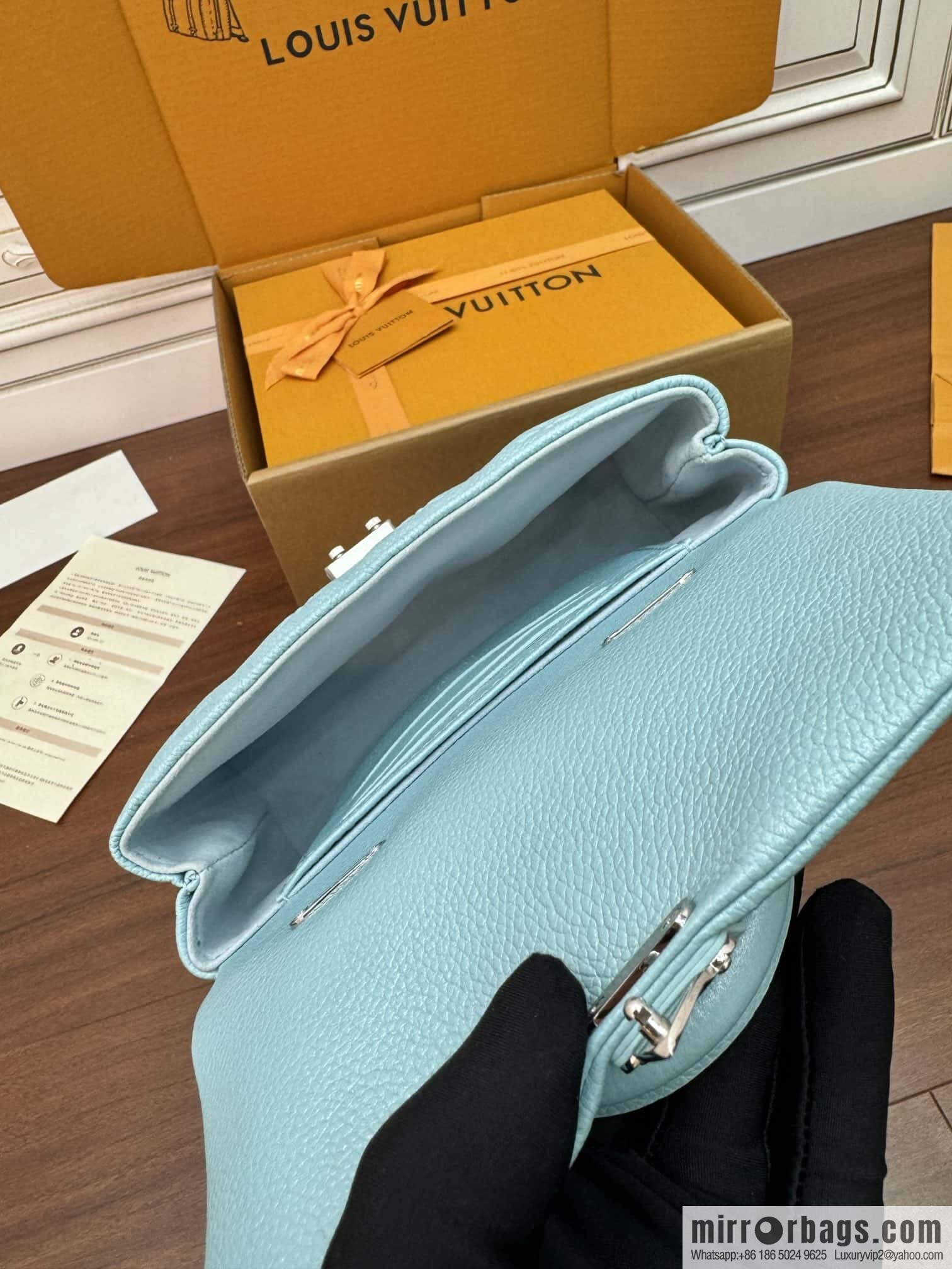 LV M12211 Nano Madeleine