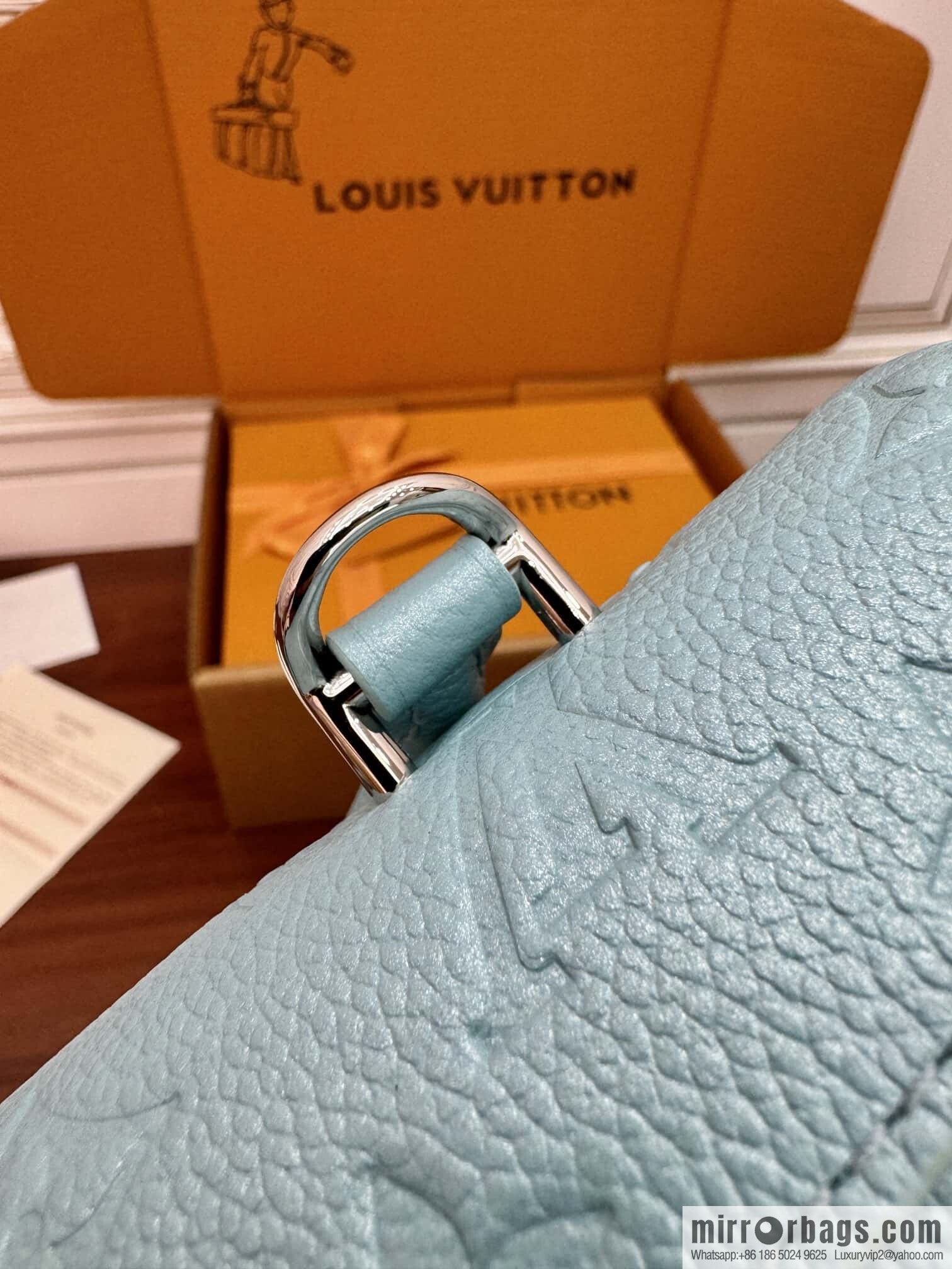 LV M12211 Nano Madeleine
