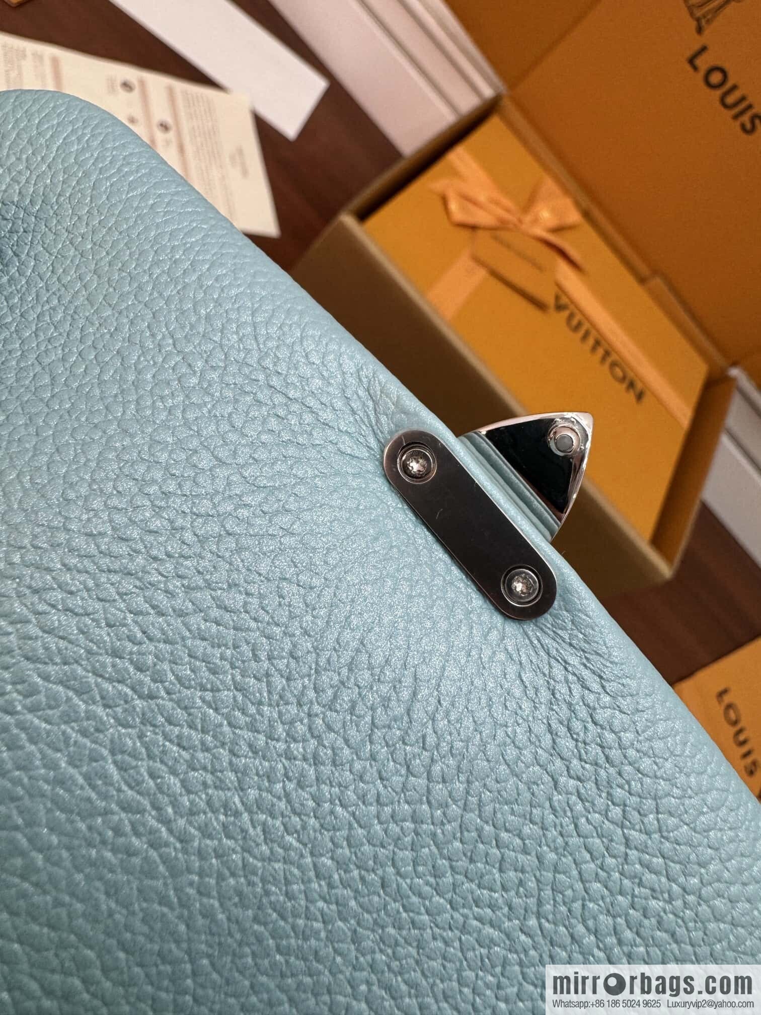 LV M12211 Nano Madeleine