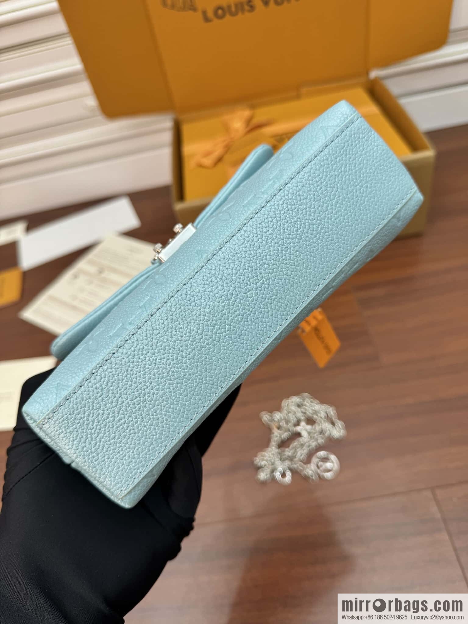 LV M12211 Nano Madeleine