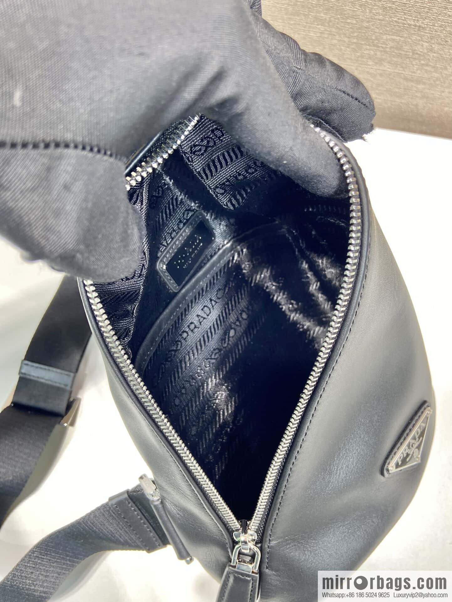 PRADA 👏 new breast bag 👏 2VZ098 plain weave 👏 black