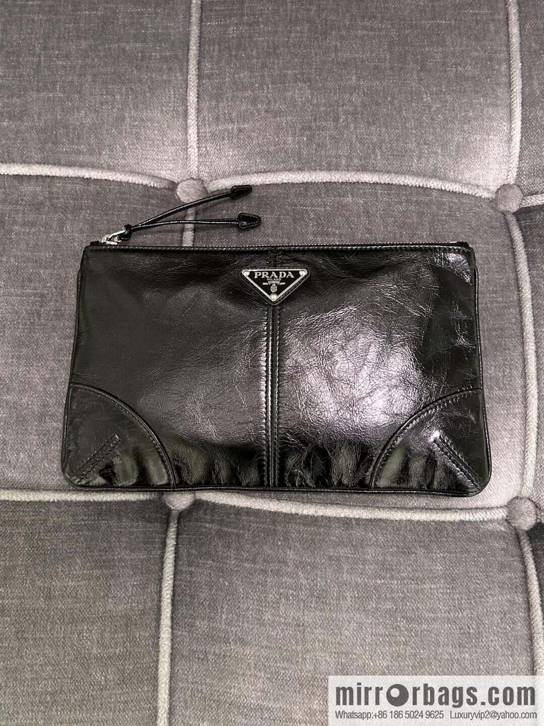 PRADA 🎉 oil wax leather handbag 🎉 2NH006S small oil wax handbag