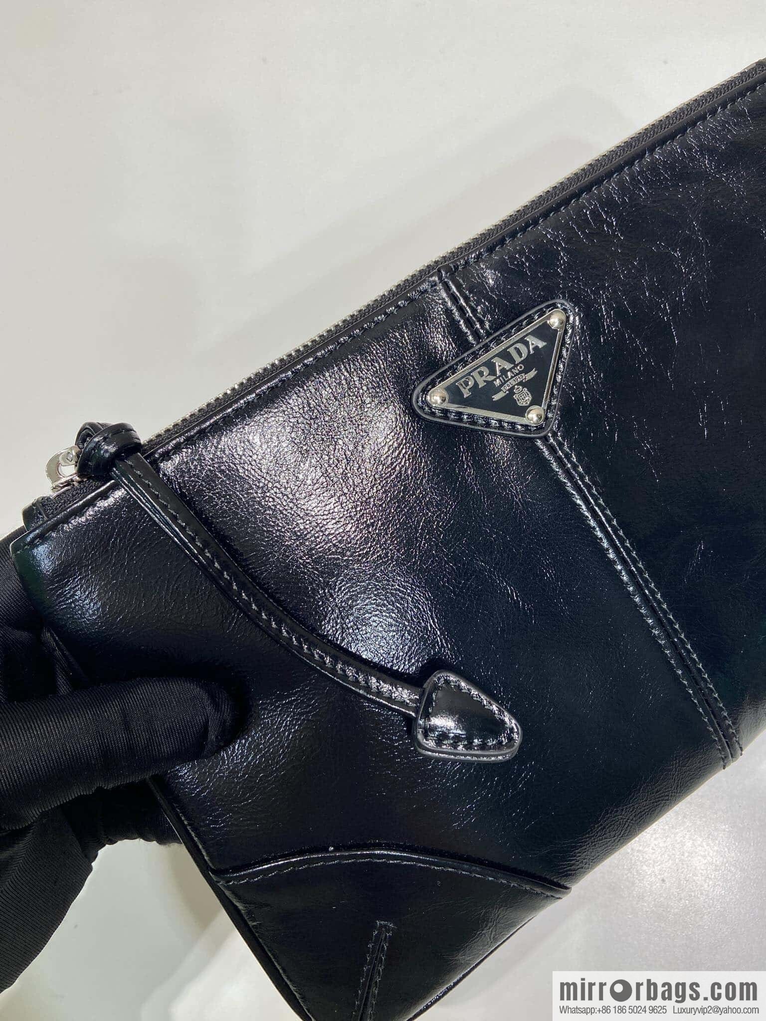 PRADA 🎉 oil wax leather handbag 🎉 2NH006S small oil wax handbag