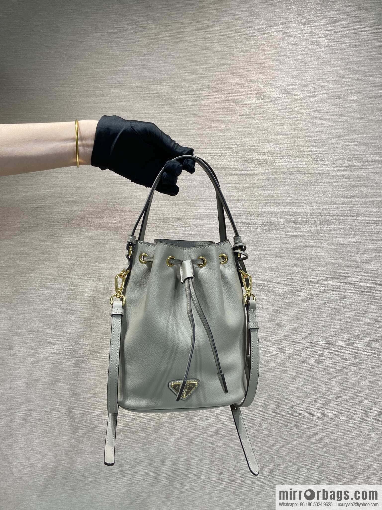 PRADA 🎉 calfskin bucket bag 🎉 1BE067 new product🎉🎉