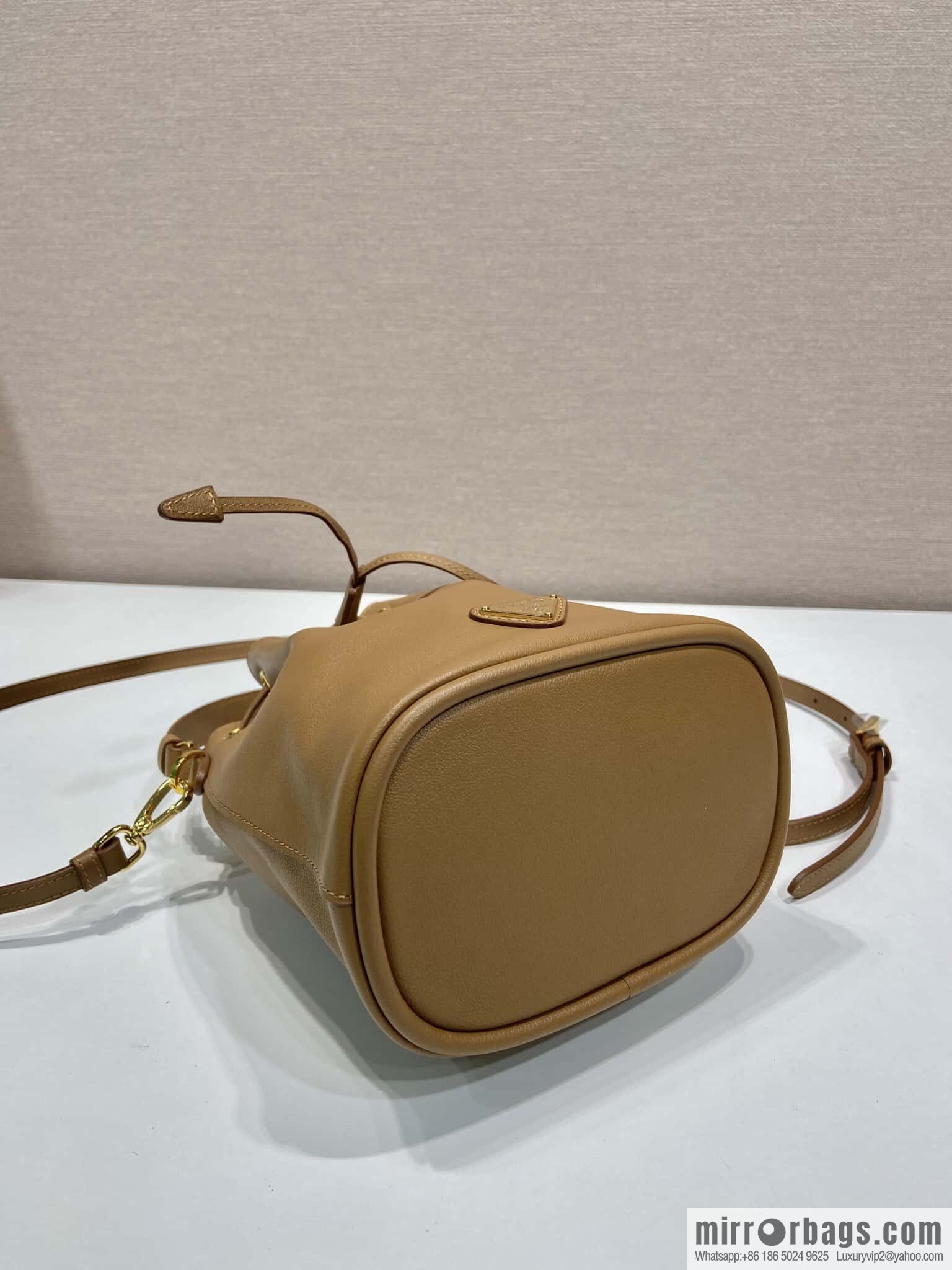 PRADA 🎉 calfskin bucket bag 🎉 1BE067 new 🎉🎉 brown