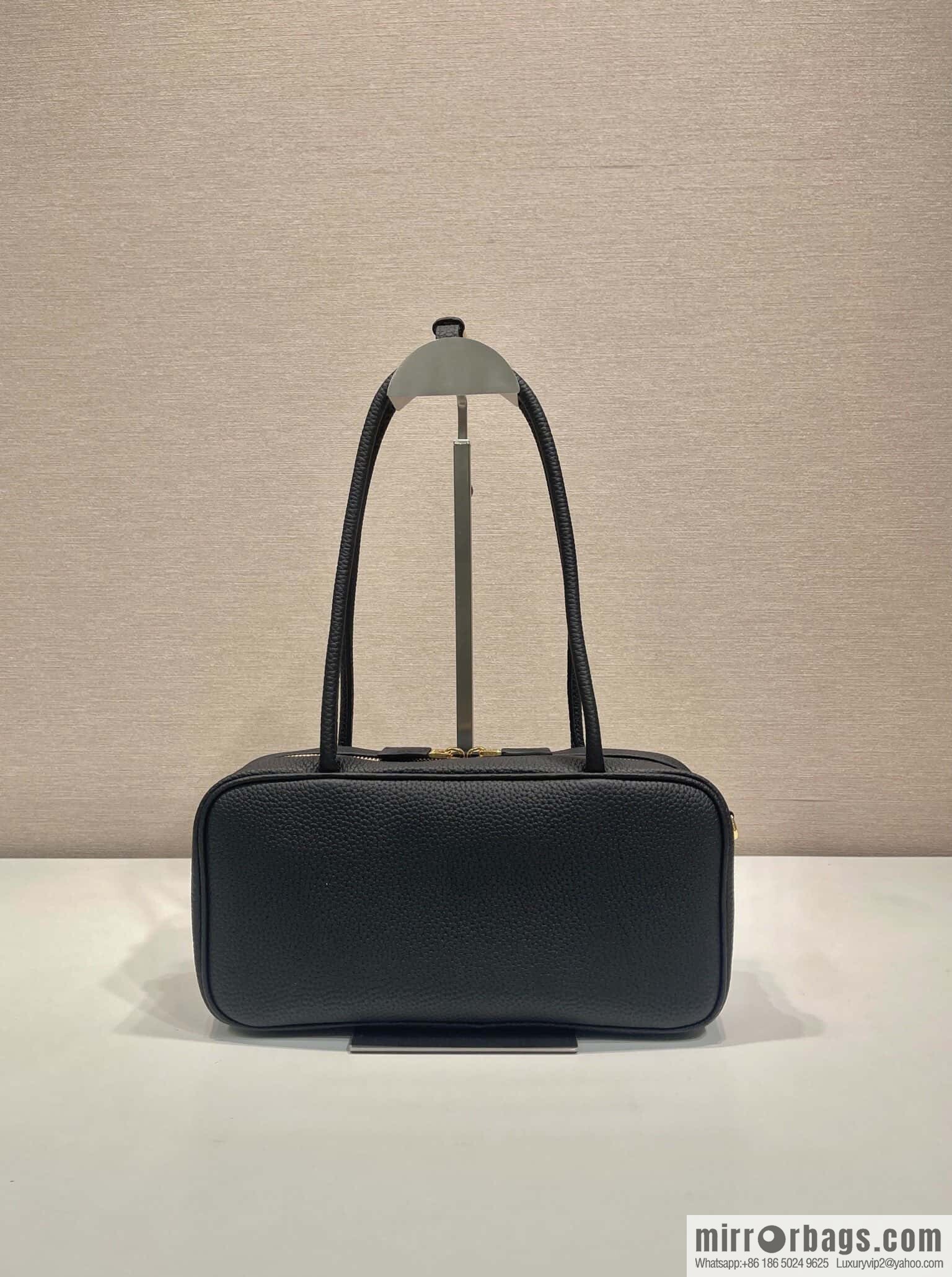 PRADA ๐ new handbag ๐ 1BB126๐