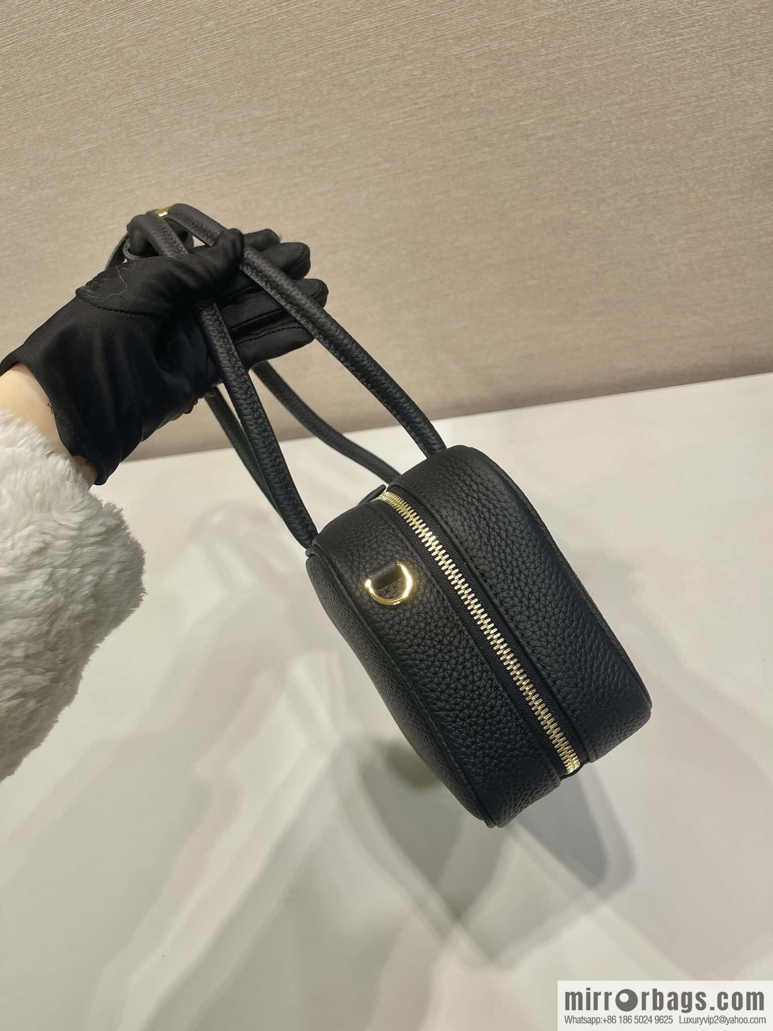 PRADA ๐ new handbag ๐ 1BB126๐