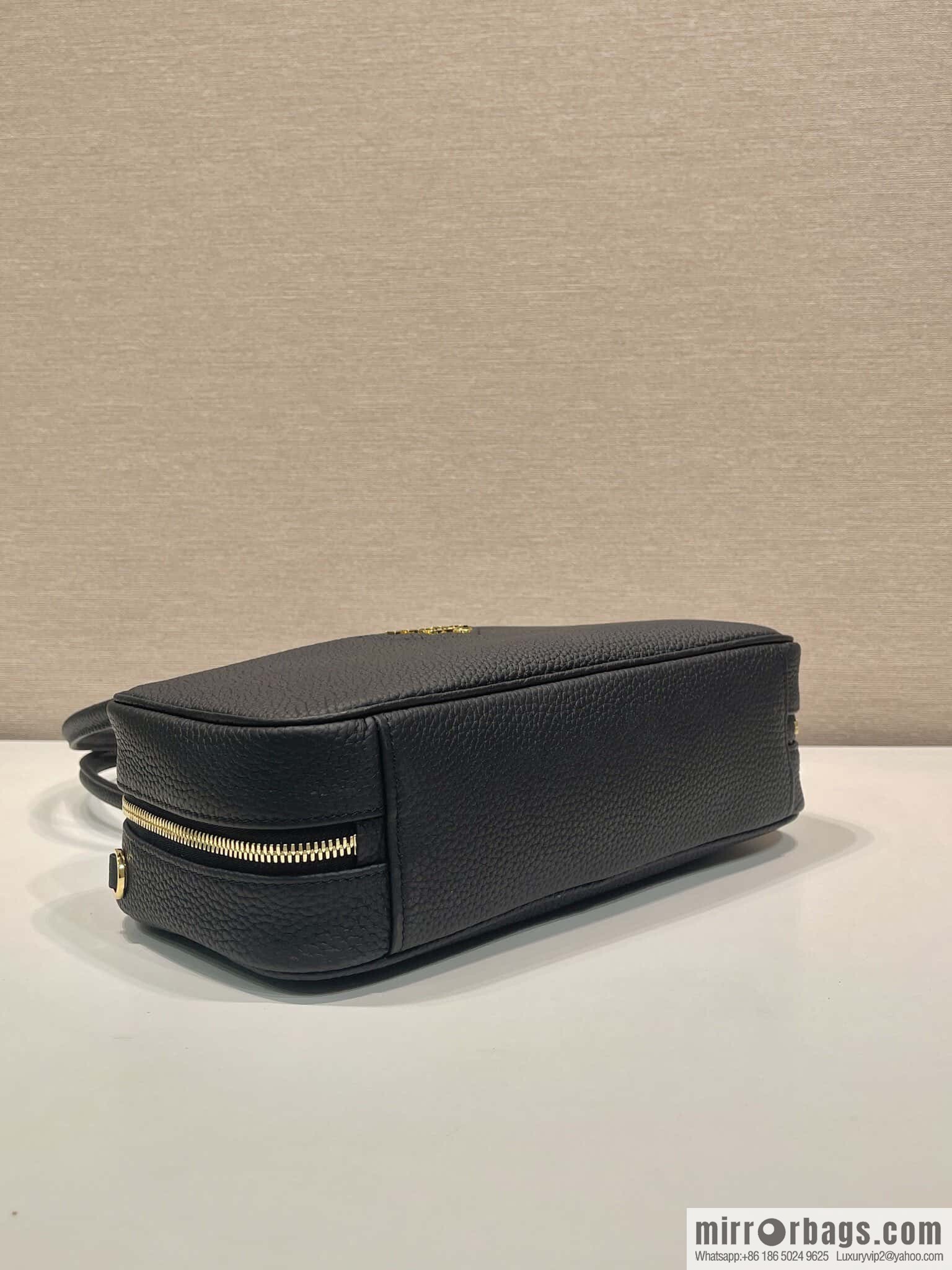 PRADA ๐ new handbag ๐ 1BB126๐