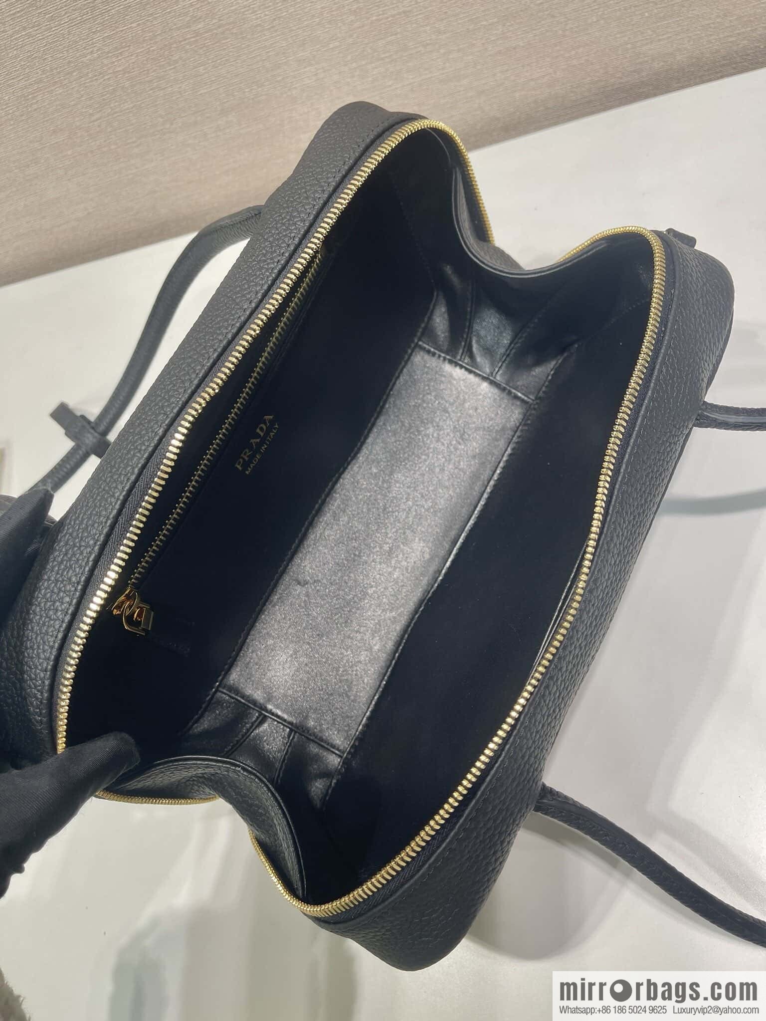 PRADA ๐ new handbag ๐ 1BB126๐
