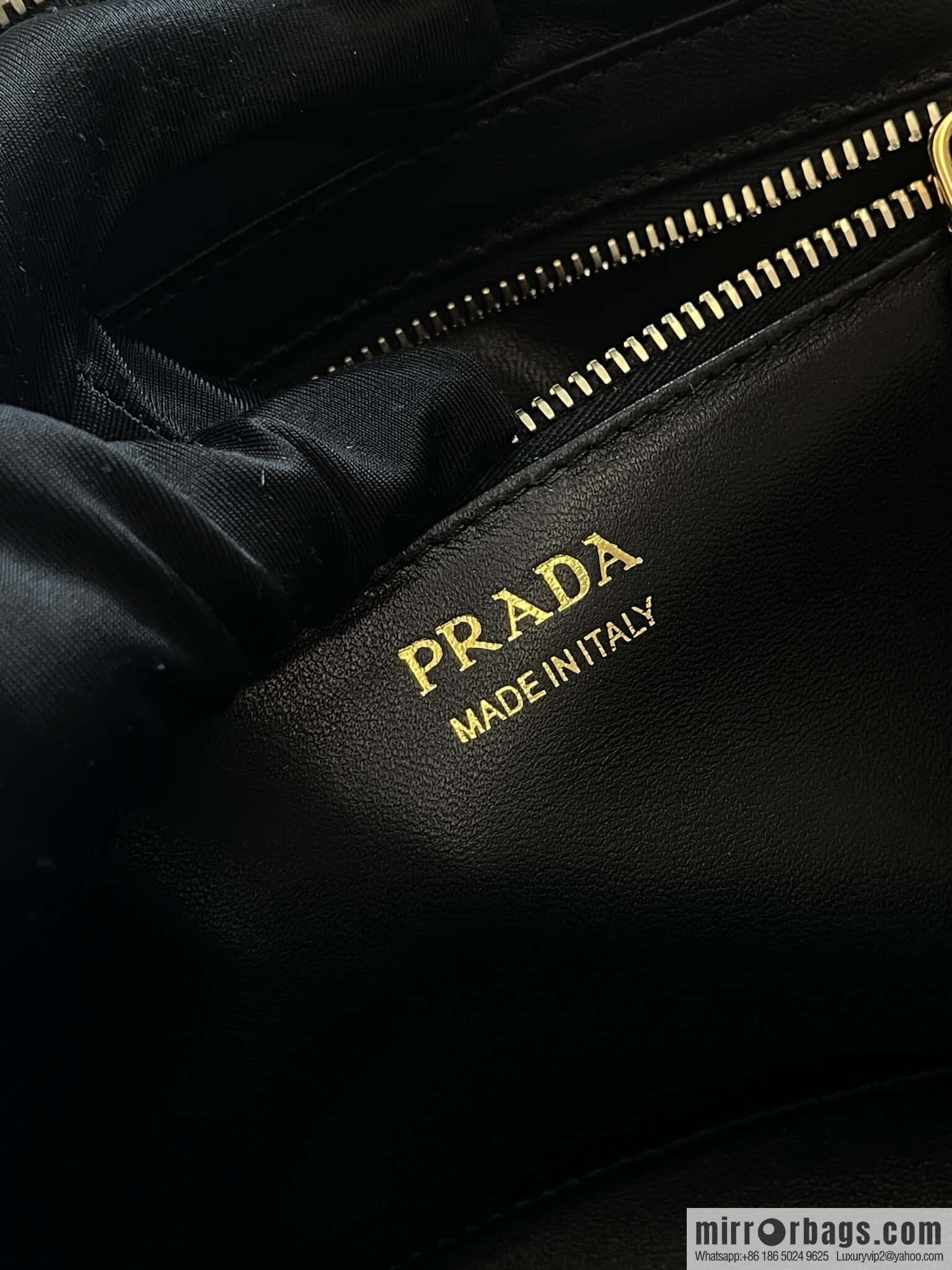 PRADA ๐ new handbag ๐ 1BB126๐