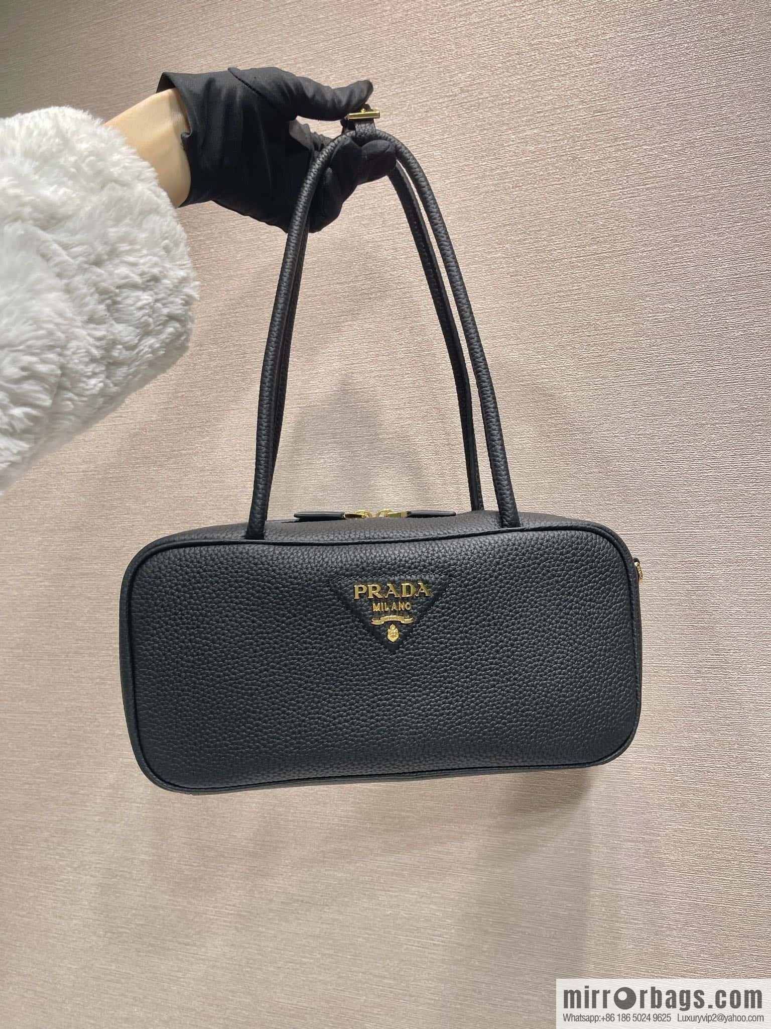 PRADA ๐ new handbag ๐ 1BB126๐