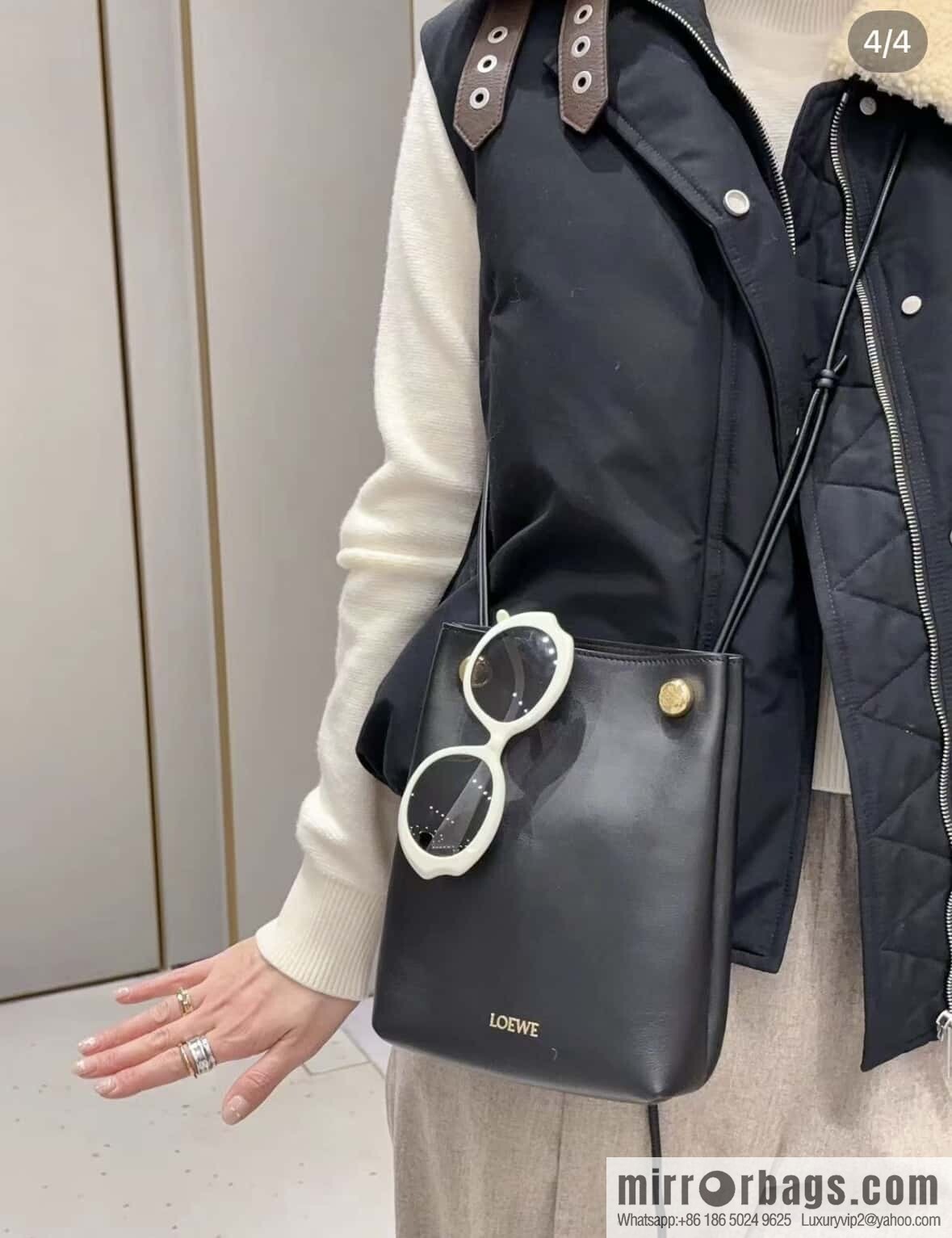 LOEWE Pebble Pouch 0905 Black
