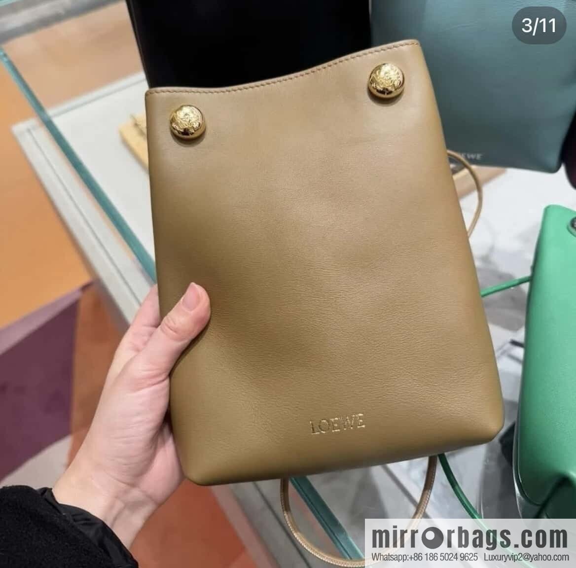 LOEWE Pebble Pouch 0905 Oak Brown