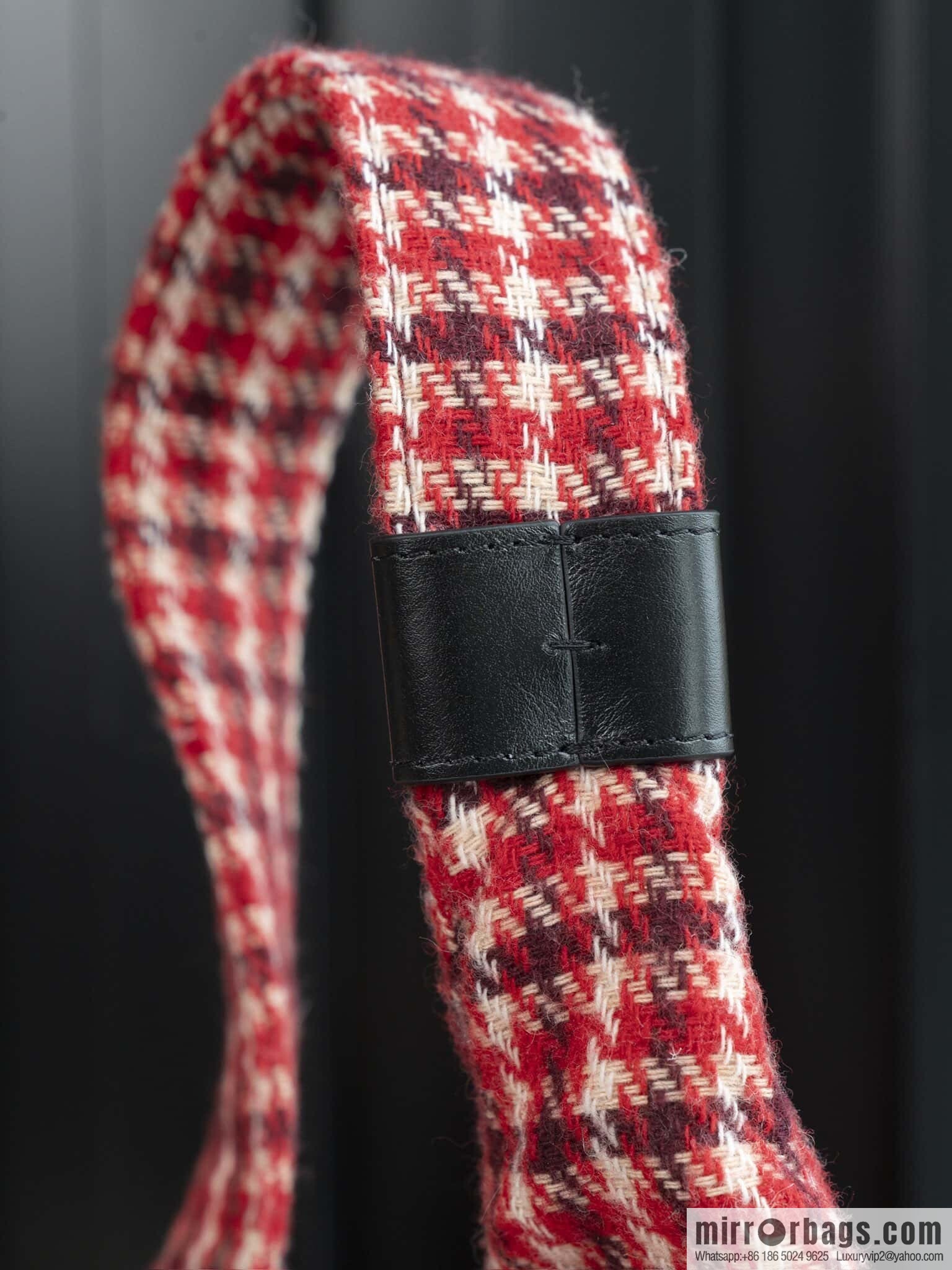 ππ‘ππ§ππ₯ πππ ππ¨ππ¨π§ππ’π π Ski Series Red Thousand Birds β·οΈ AS5052
