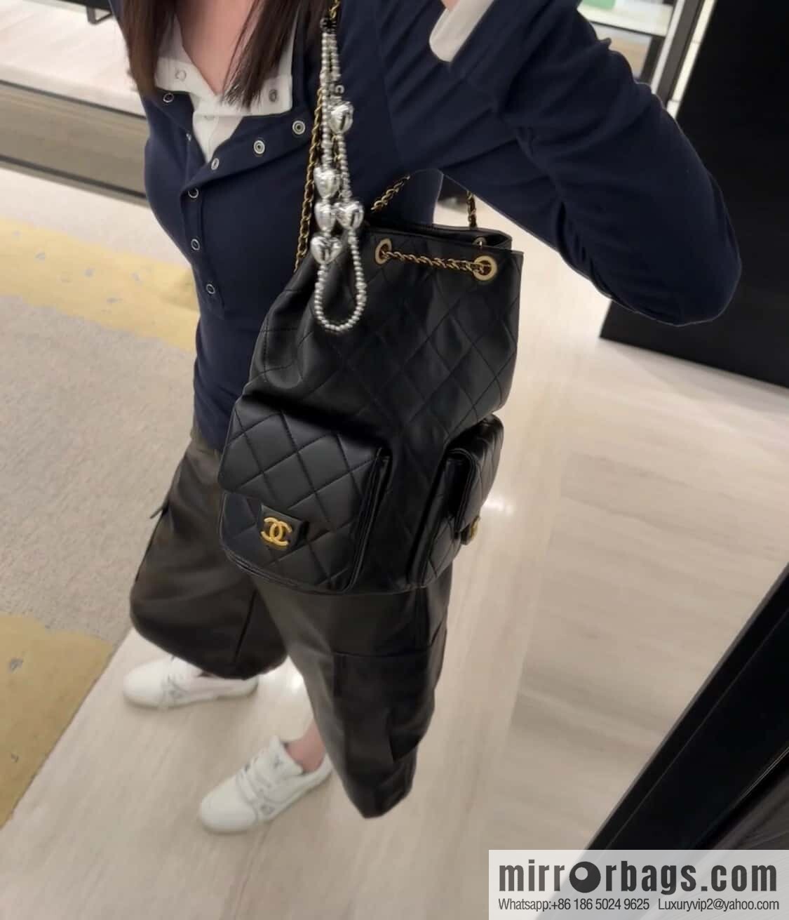 𝐂𝐡𝐚𝐧𝐞𝐥 𝟐𝟓𝐜 early spring vacation series, backpack, black gold 🖤 AS5310