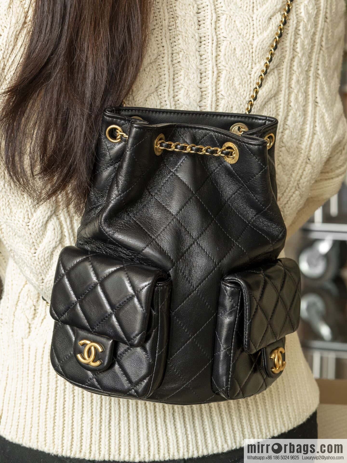 𝐂𝐡𝐚𝐧𝐞𝐥 𝟐𝟓𝐜 early spring vacation series, backpack, black gold 🖤 AS5310