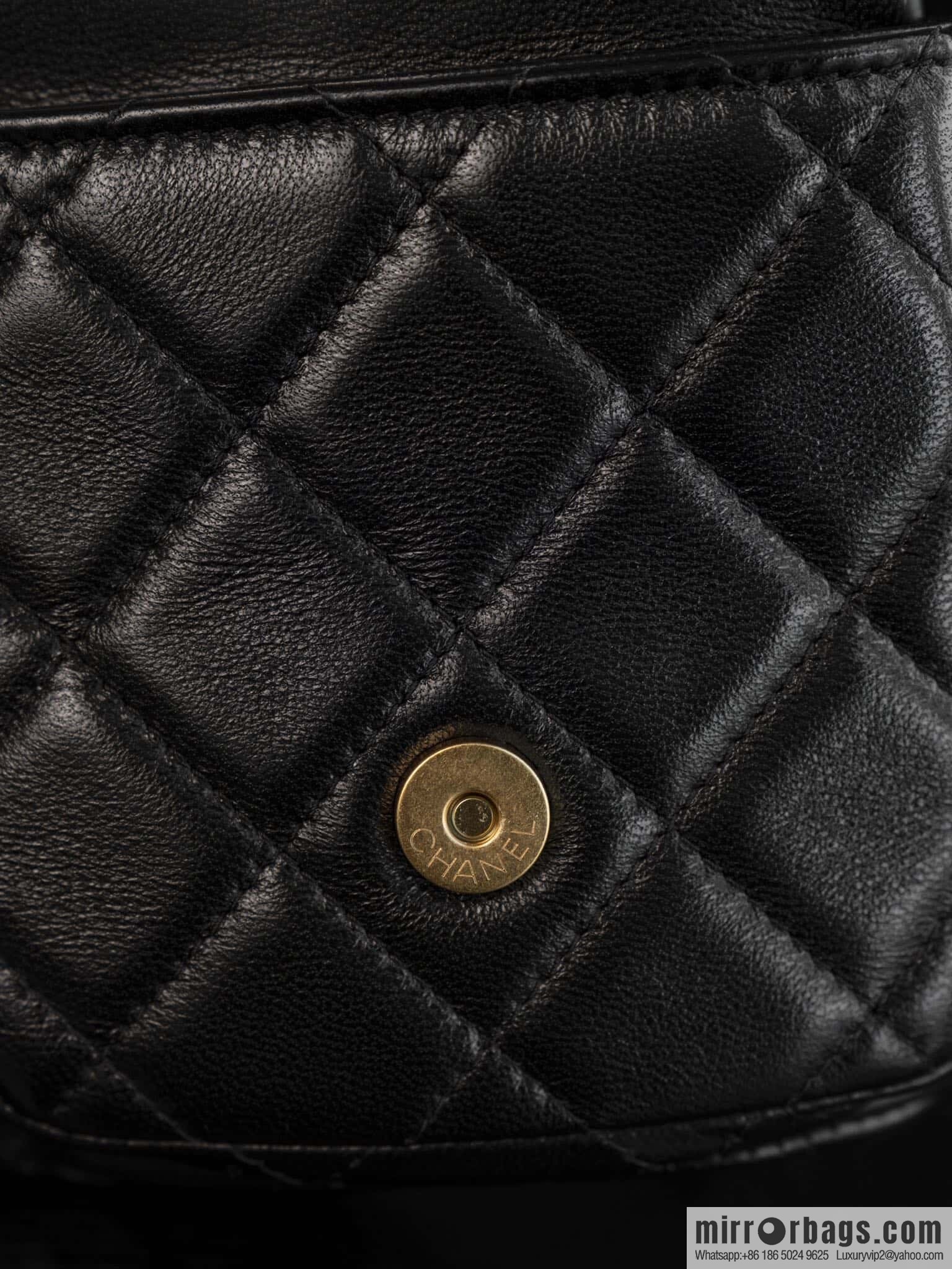 𝐂𝐡𝐚𝐧𝐞𝐥 𝟐𝟓𝐜 early spring vacation series, backpack, black gold 🖤 AS5310