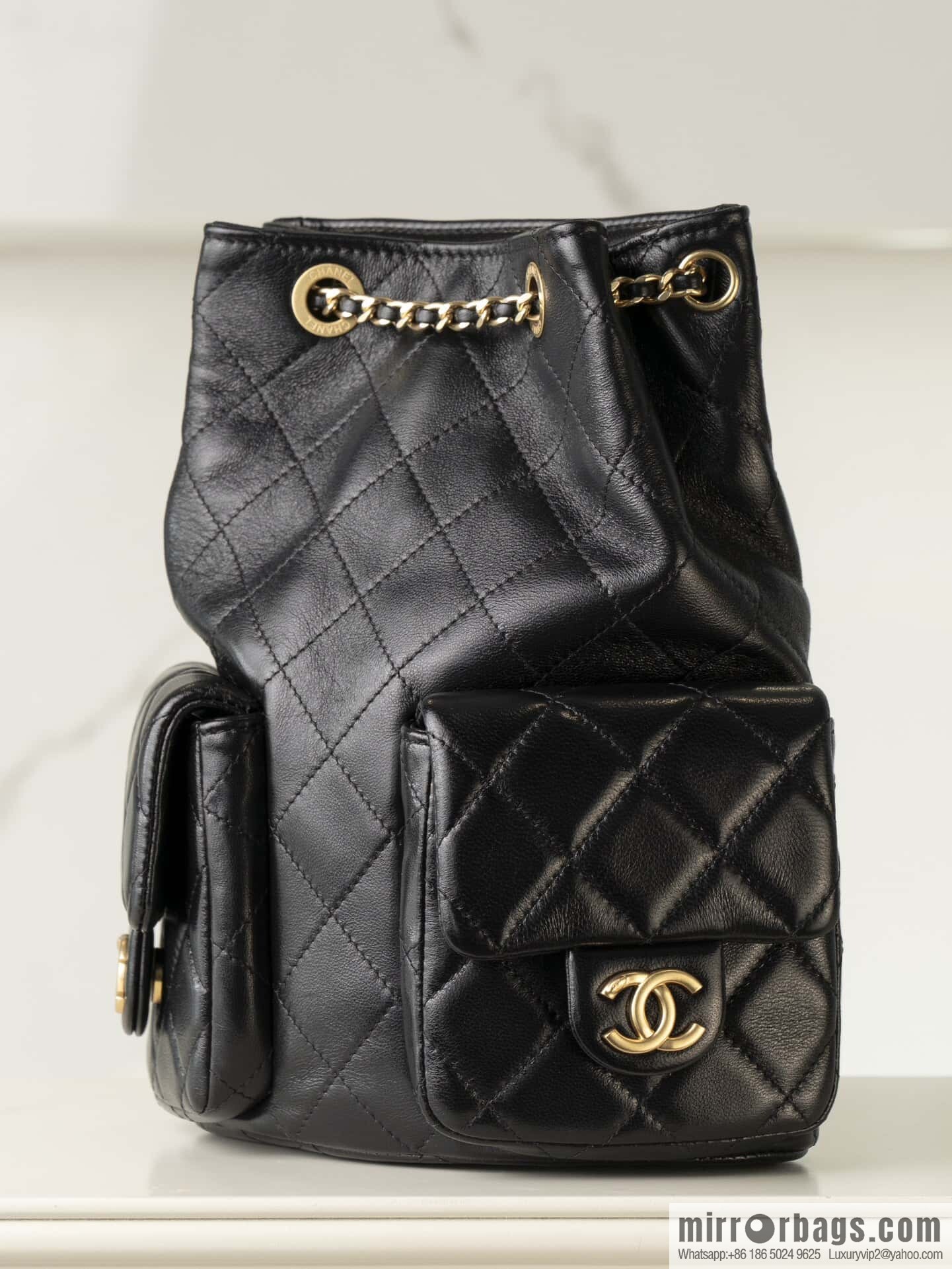 𝐂𝐡𝐚𝐧𝐞𝐥 𝟐𝟓𝐜 early spring vacation series, backpack, black gold 🖤 AS5310
