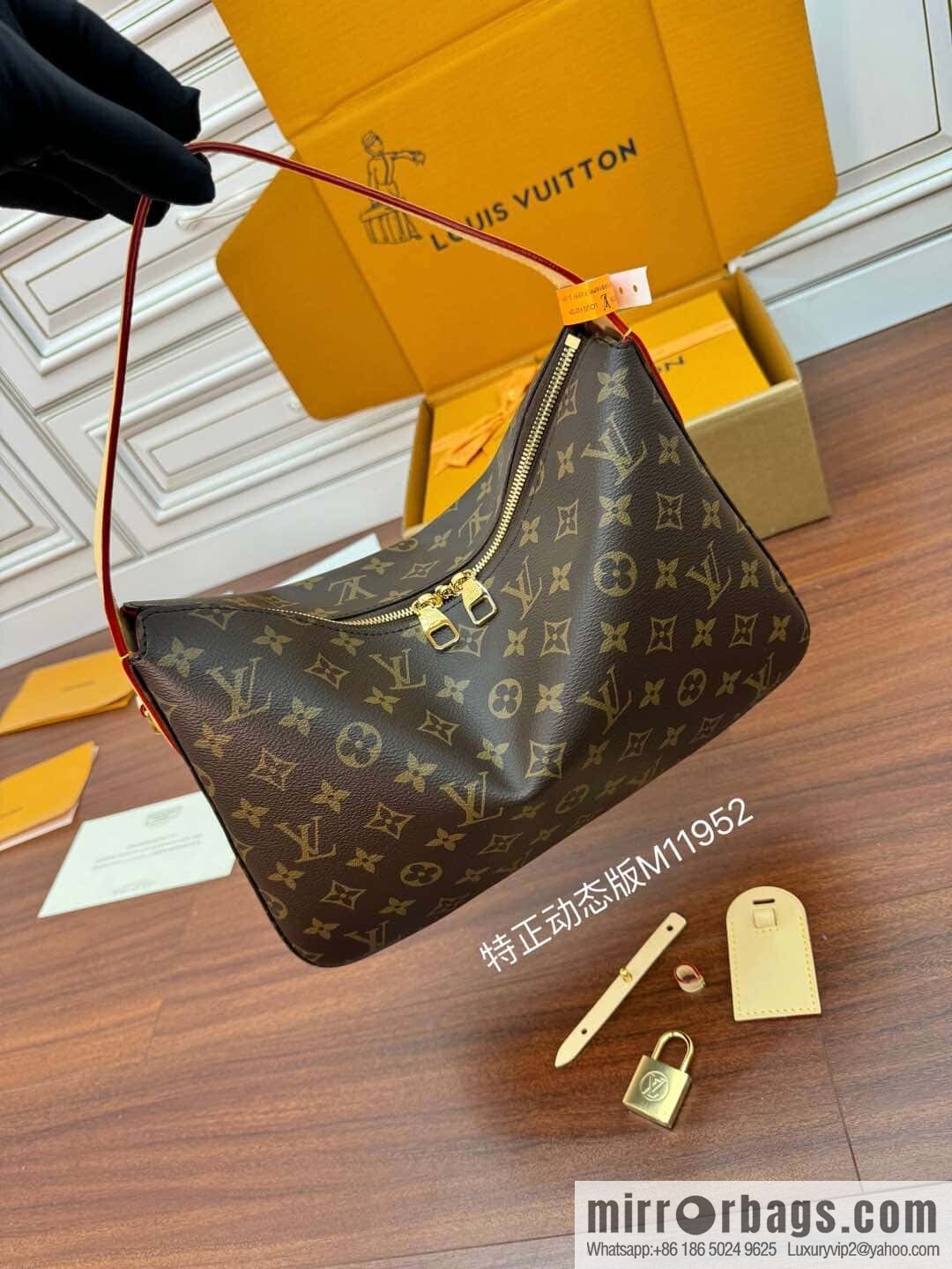 LV M11952 Slouchy PM