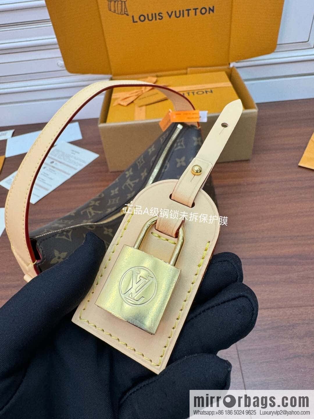 LV M11952 Slouchy PM