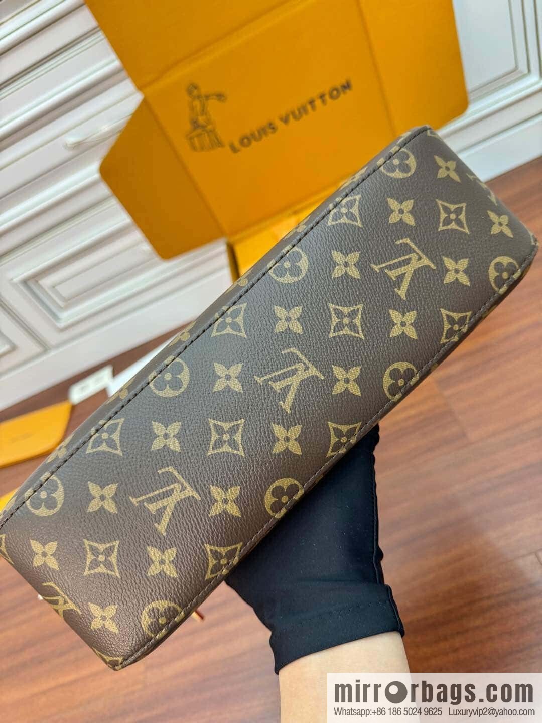 LV M11952 Slouchy PM