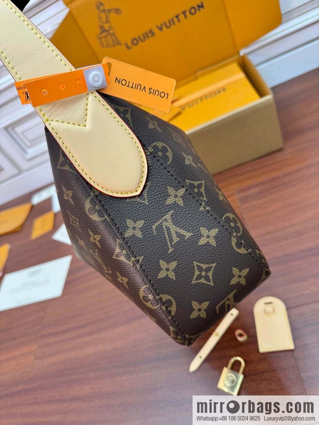 LV M11952 Slouchy PM