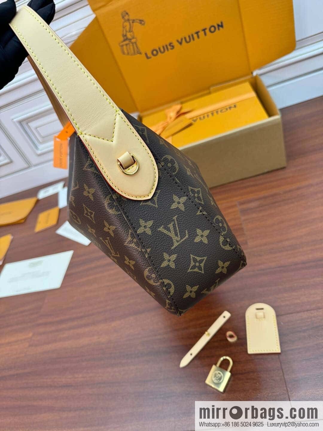LV M11952 Slouchy PM