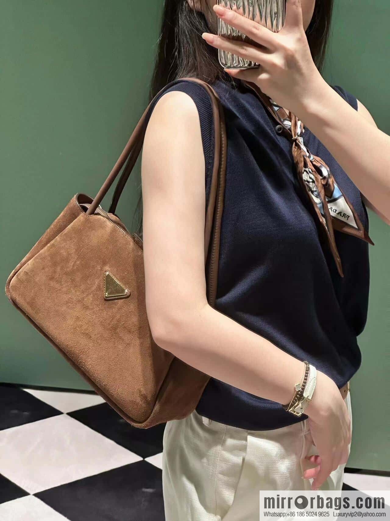 PRADA 🎉 new 🎉 1BA444 shoulder/matte leather🎉🎉