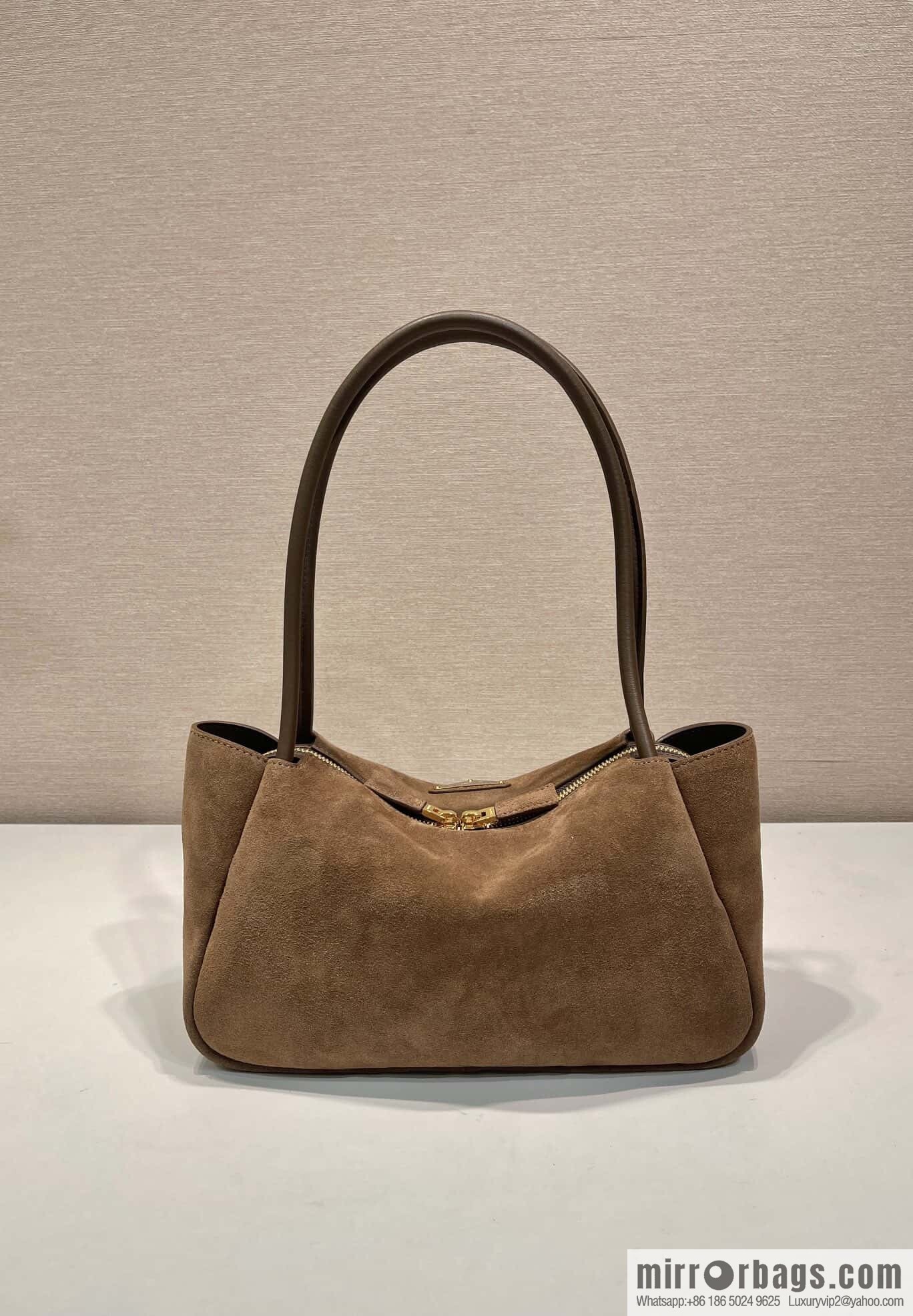 PRADA 🎉 new 🎉 1BA444 shoulder/matte leather🎉🎉