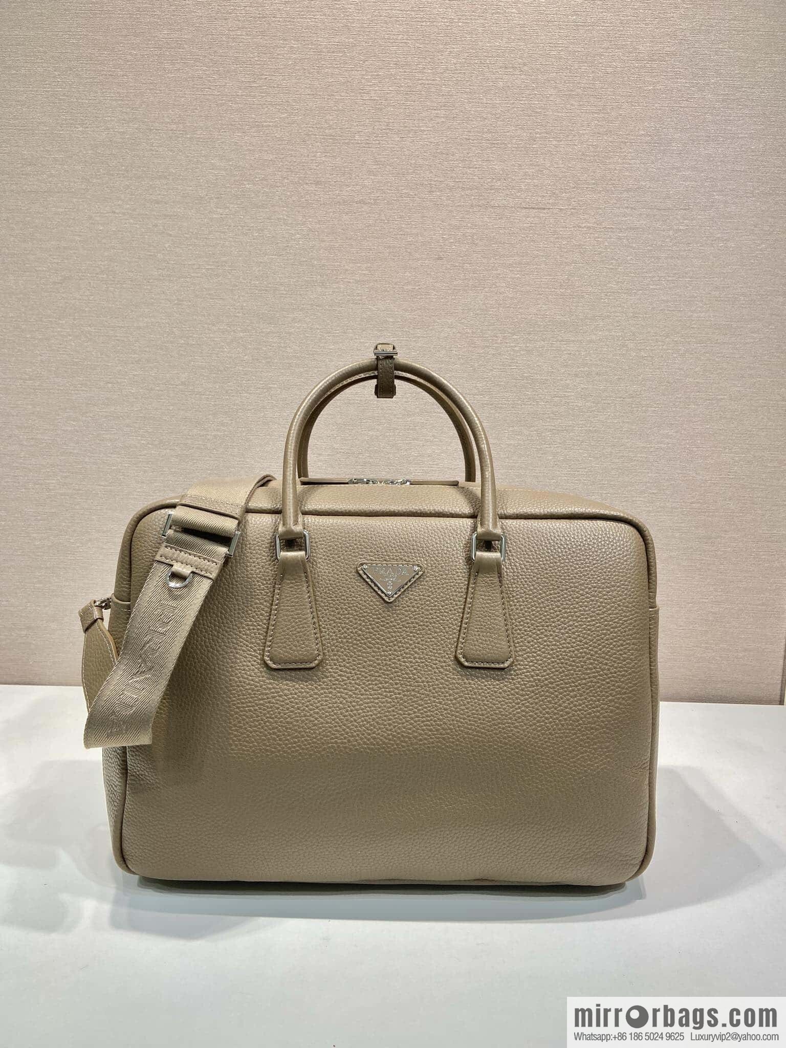 PRADA 🎉 new briefcase 🎉 2VE339 extra large🎉🎉