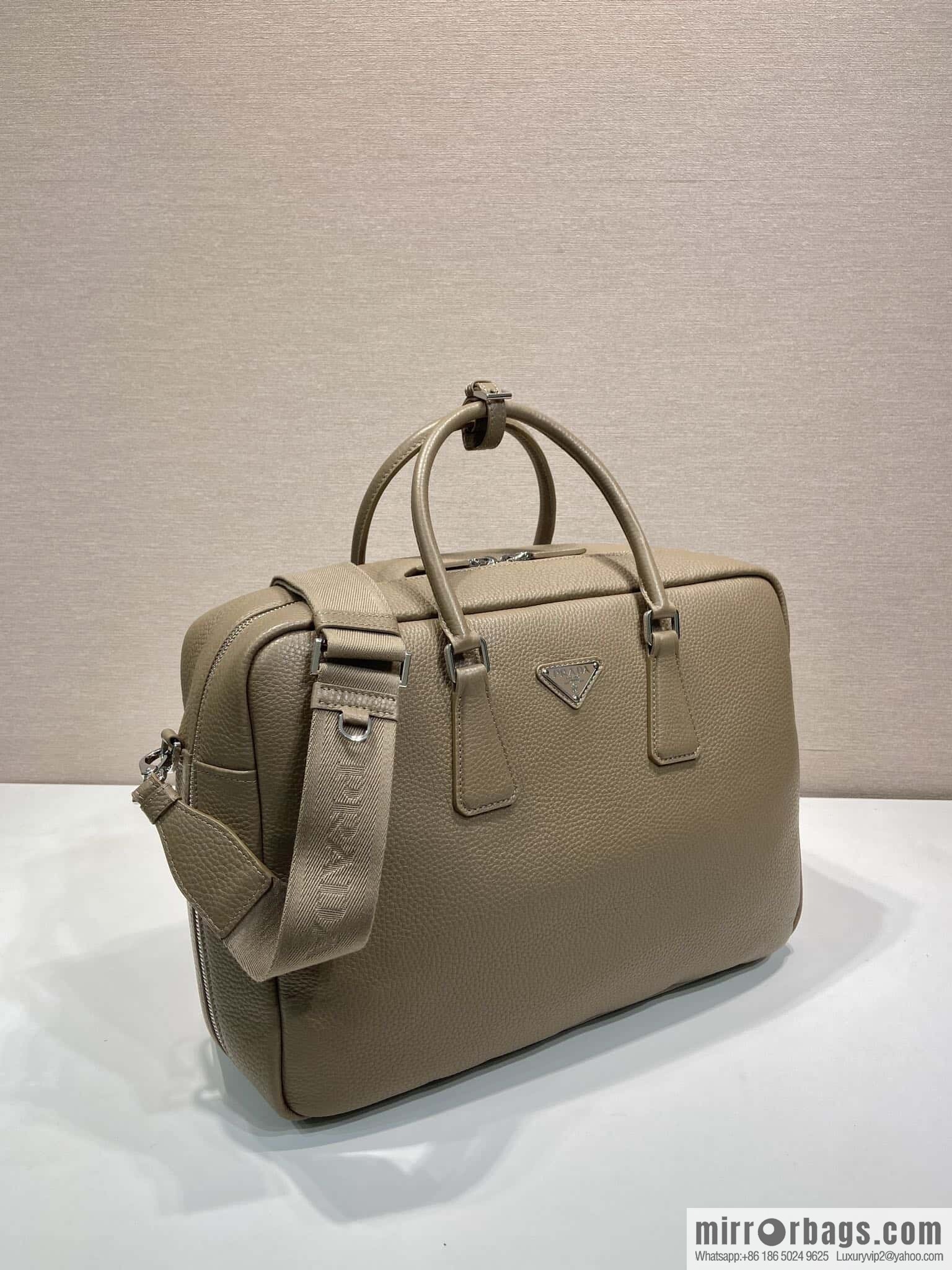 PRADA 🎉 new briefcase 🎉 2VE339 extra large🎉🎉